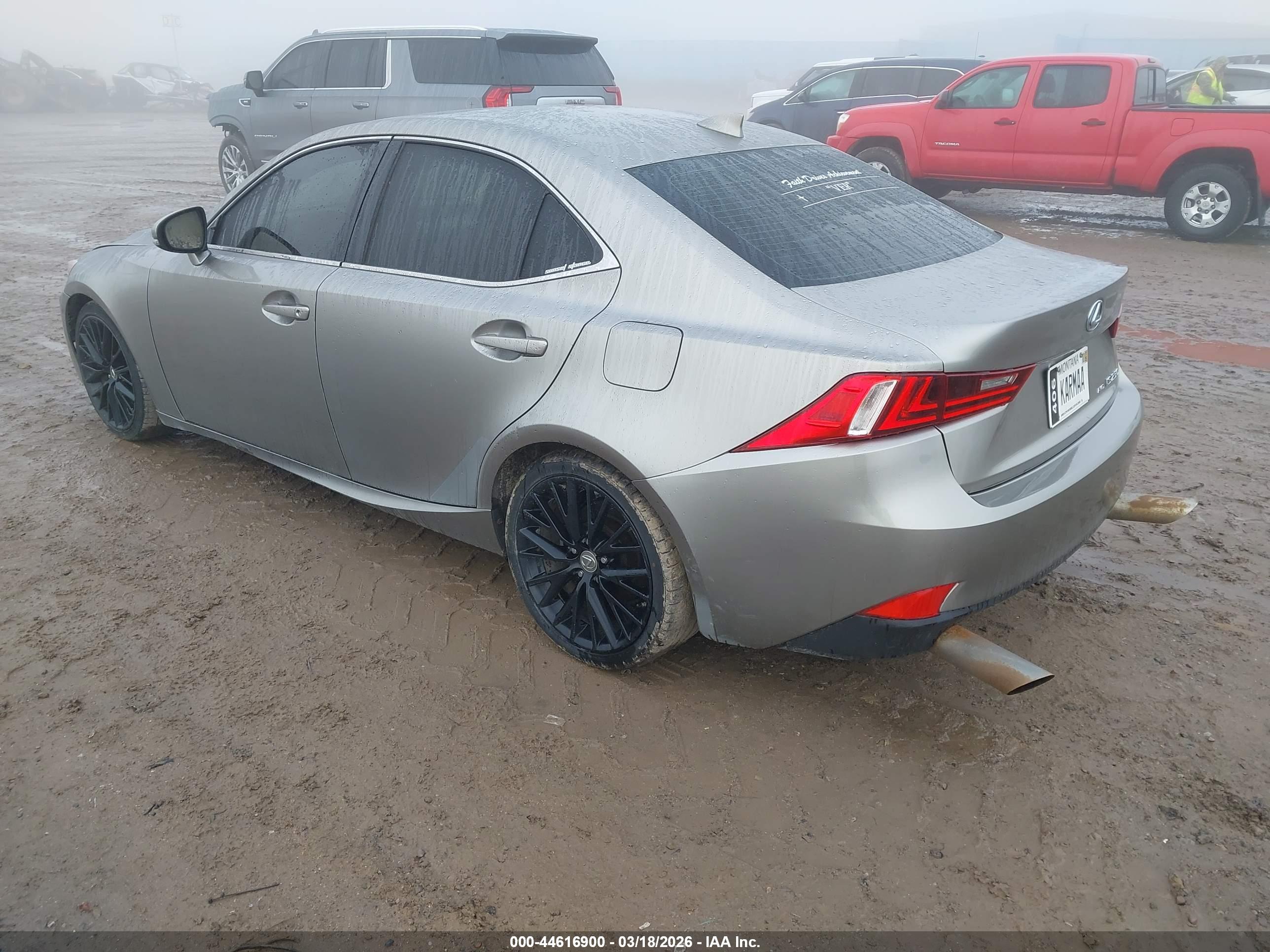 LEXUS IS image 3