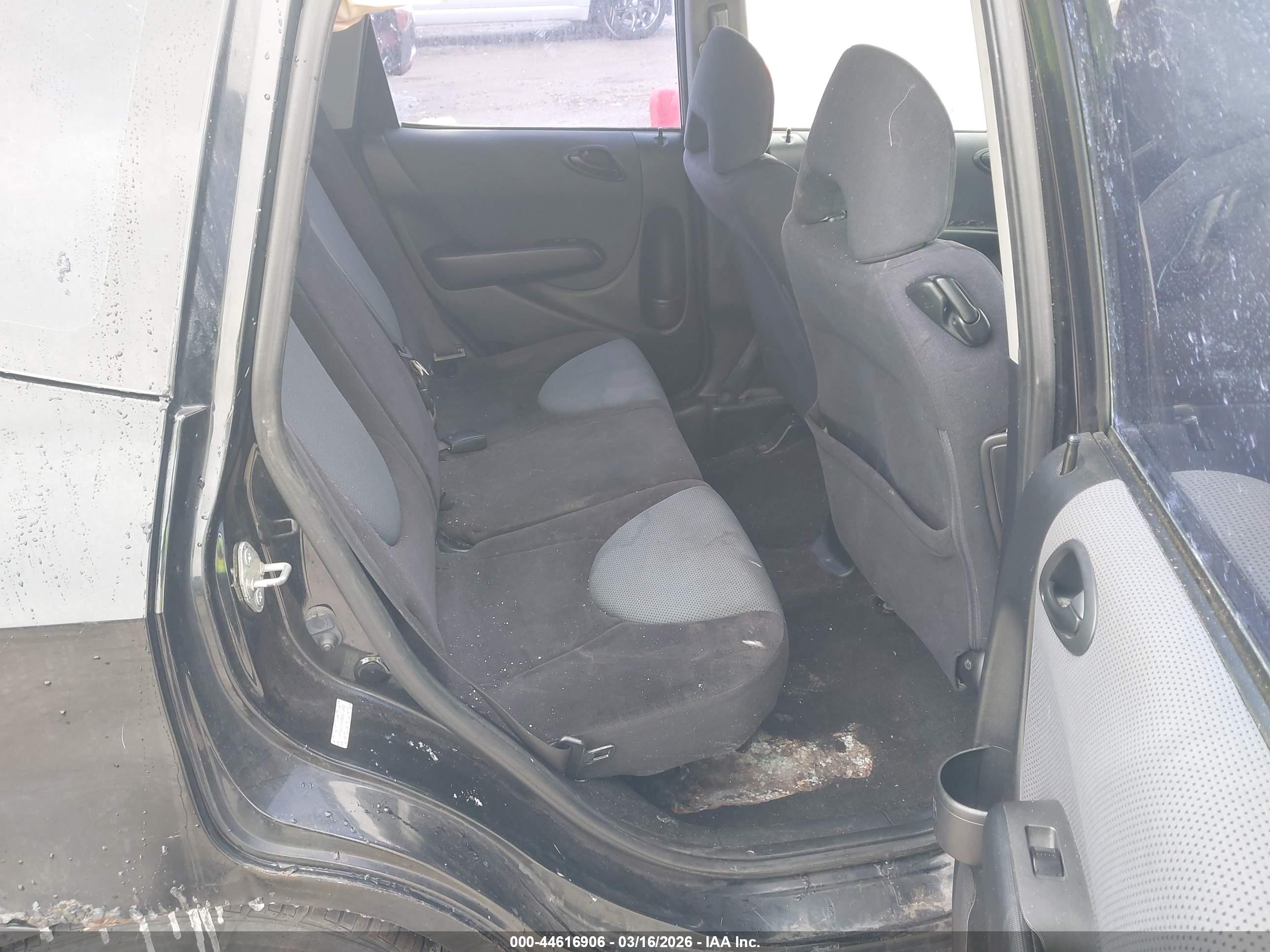 HONDA FIT image 8