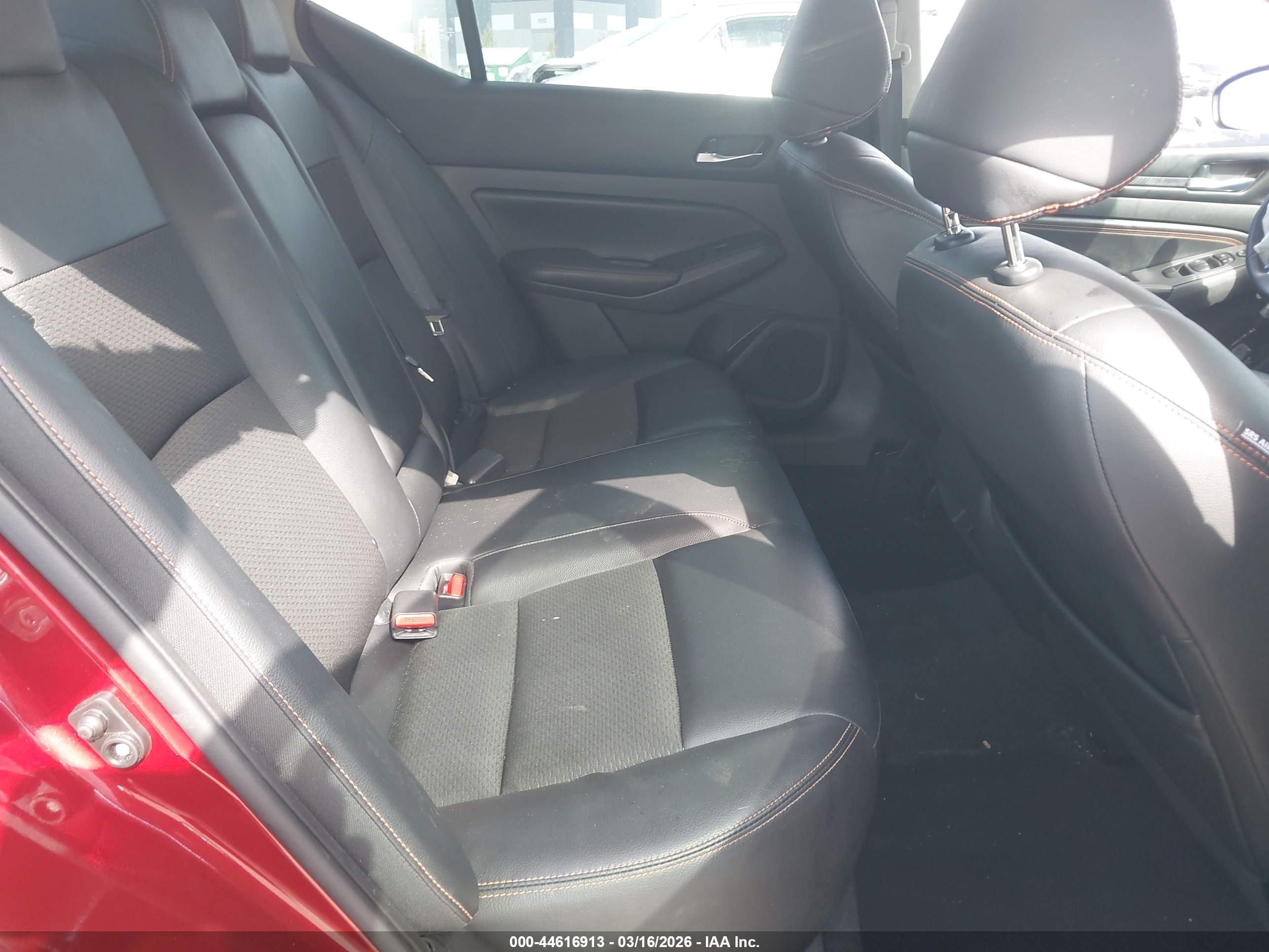 NISSAN ALTIMA image 8