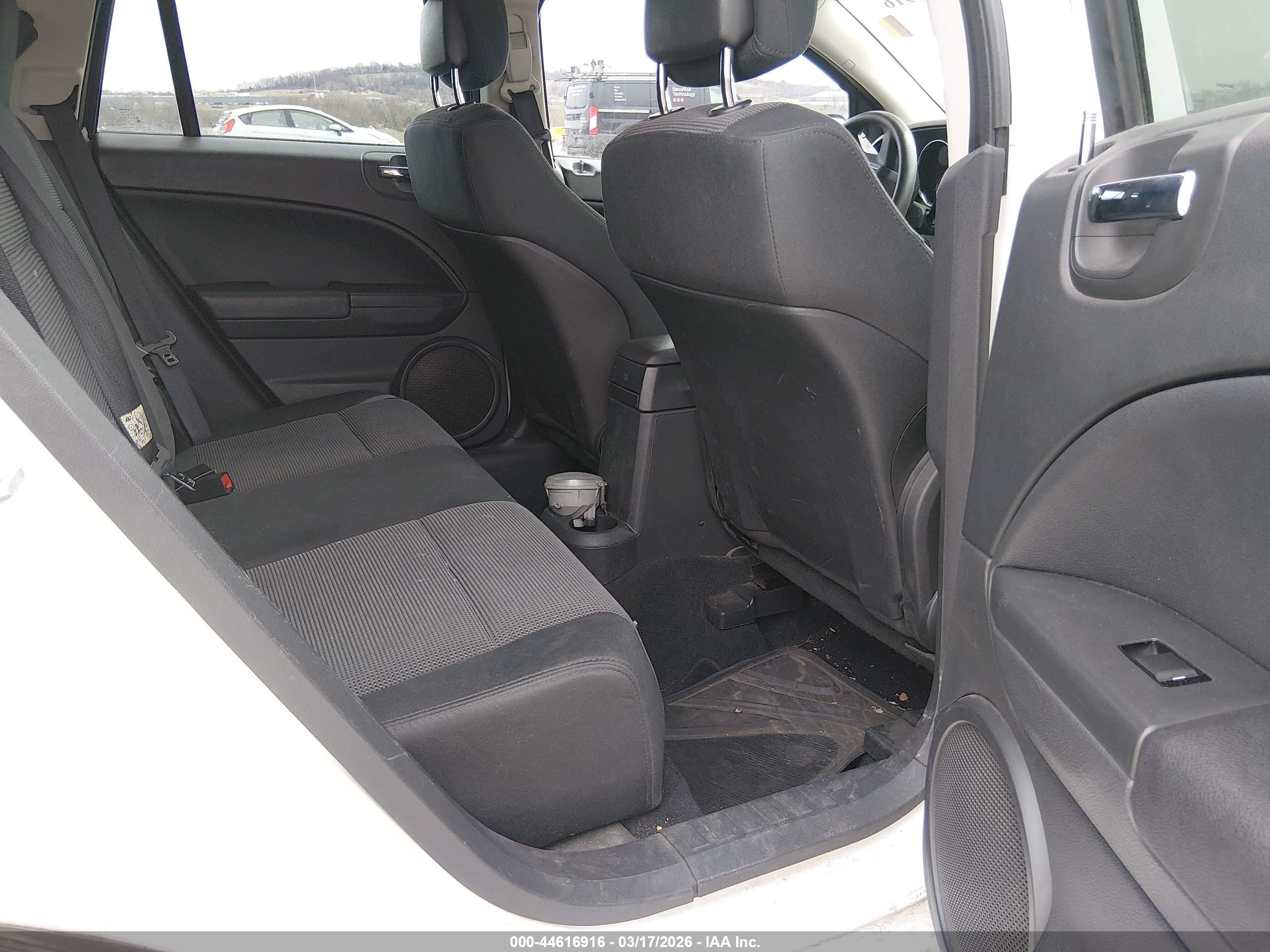 DODGE CALIBER image 8