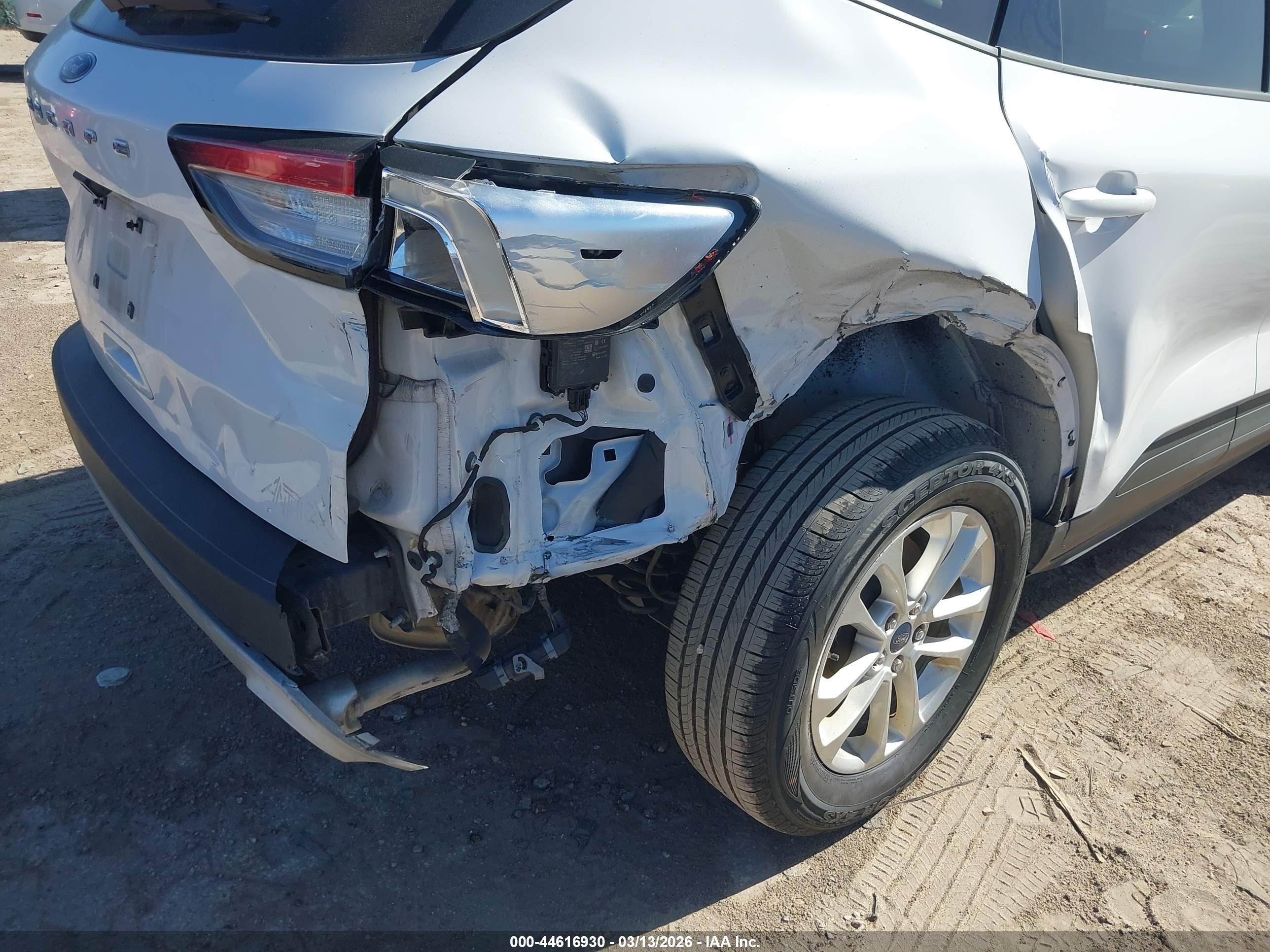 FORD ESCAPE image 6
