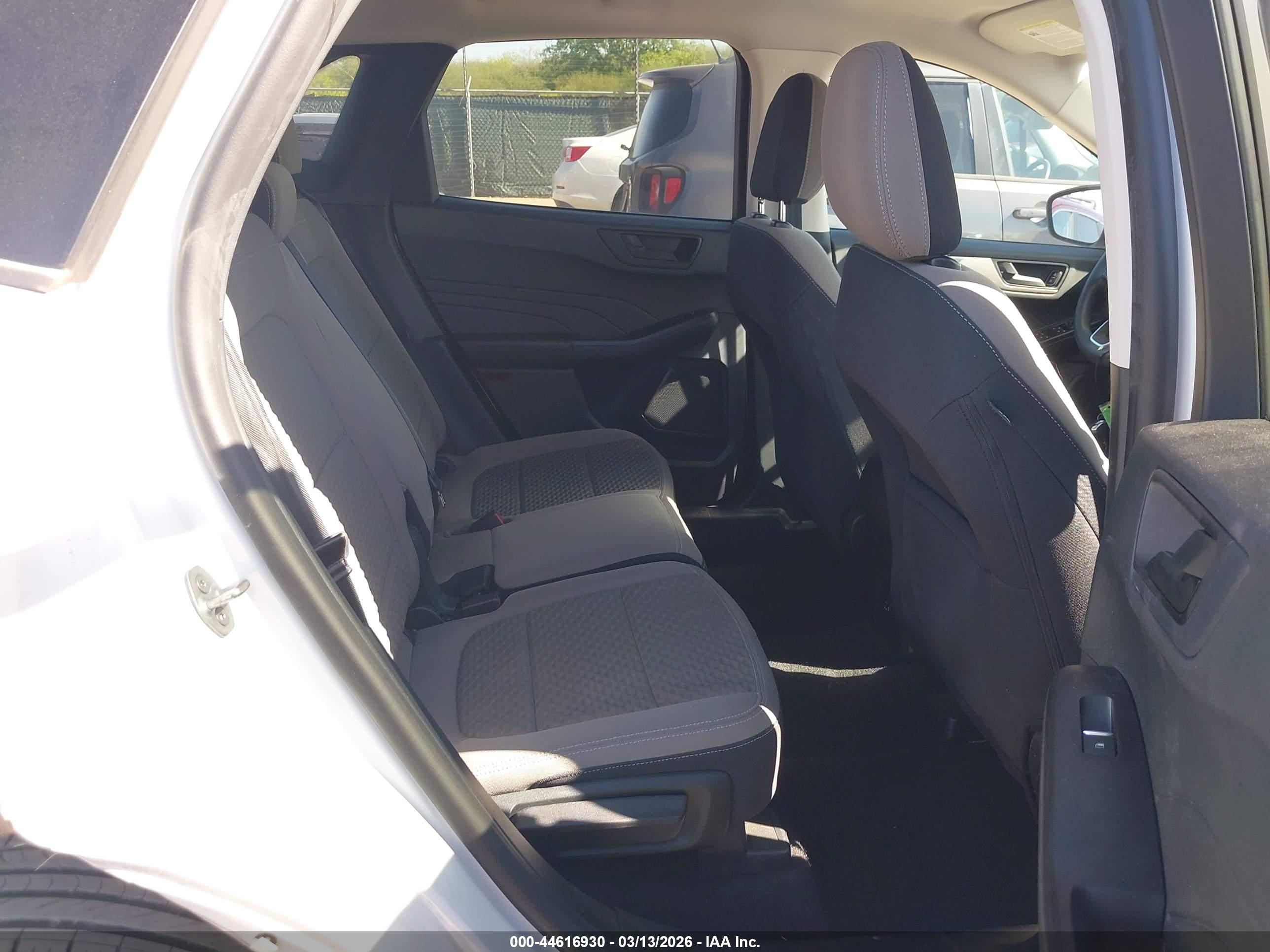 FORD ESCAPE image 8
