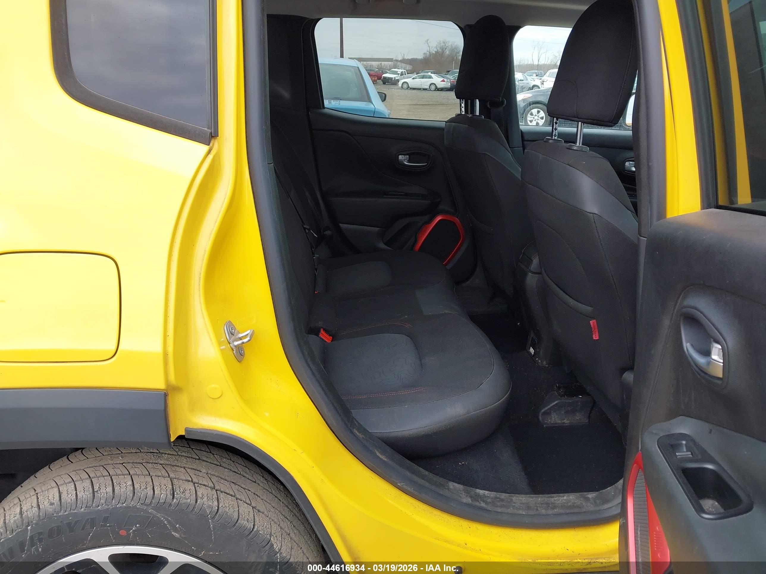 JEEP RENEGADE image 8