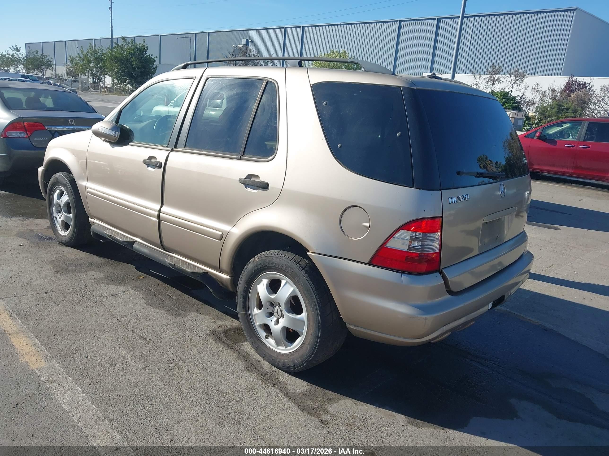 MERCEDES-BENZ ML image 3