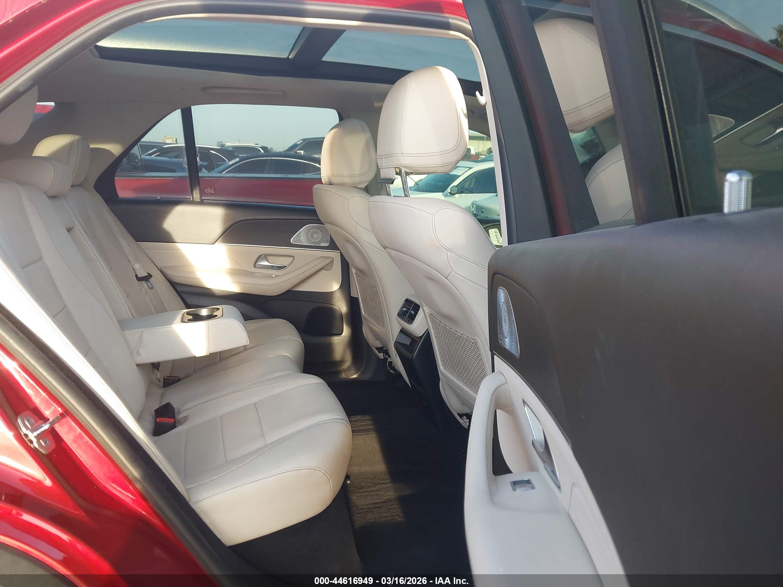 MERCEDES-BENZ GLE image 8
