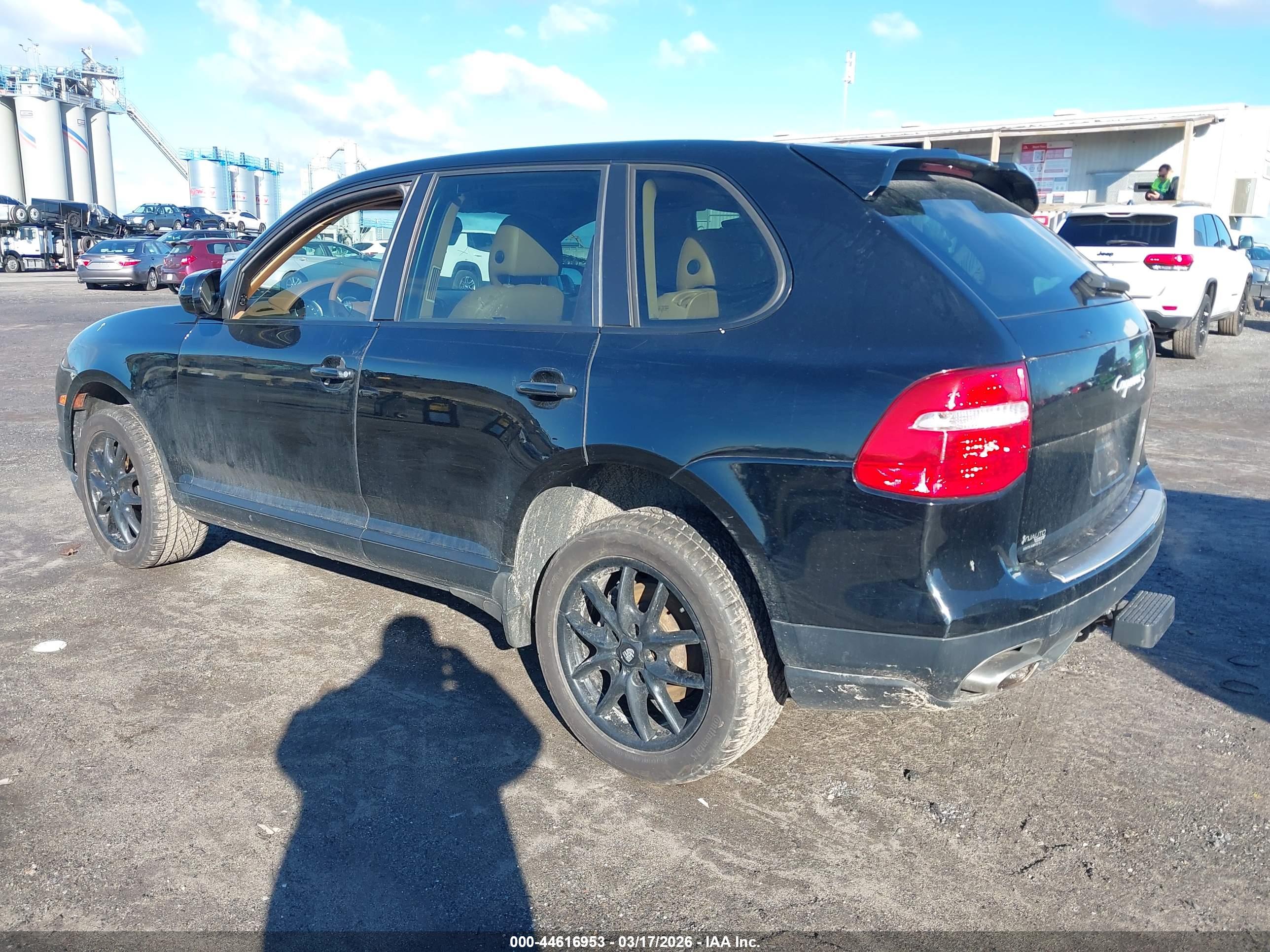 PORSCHE CAYENNE image 3