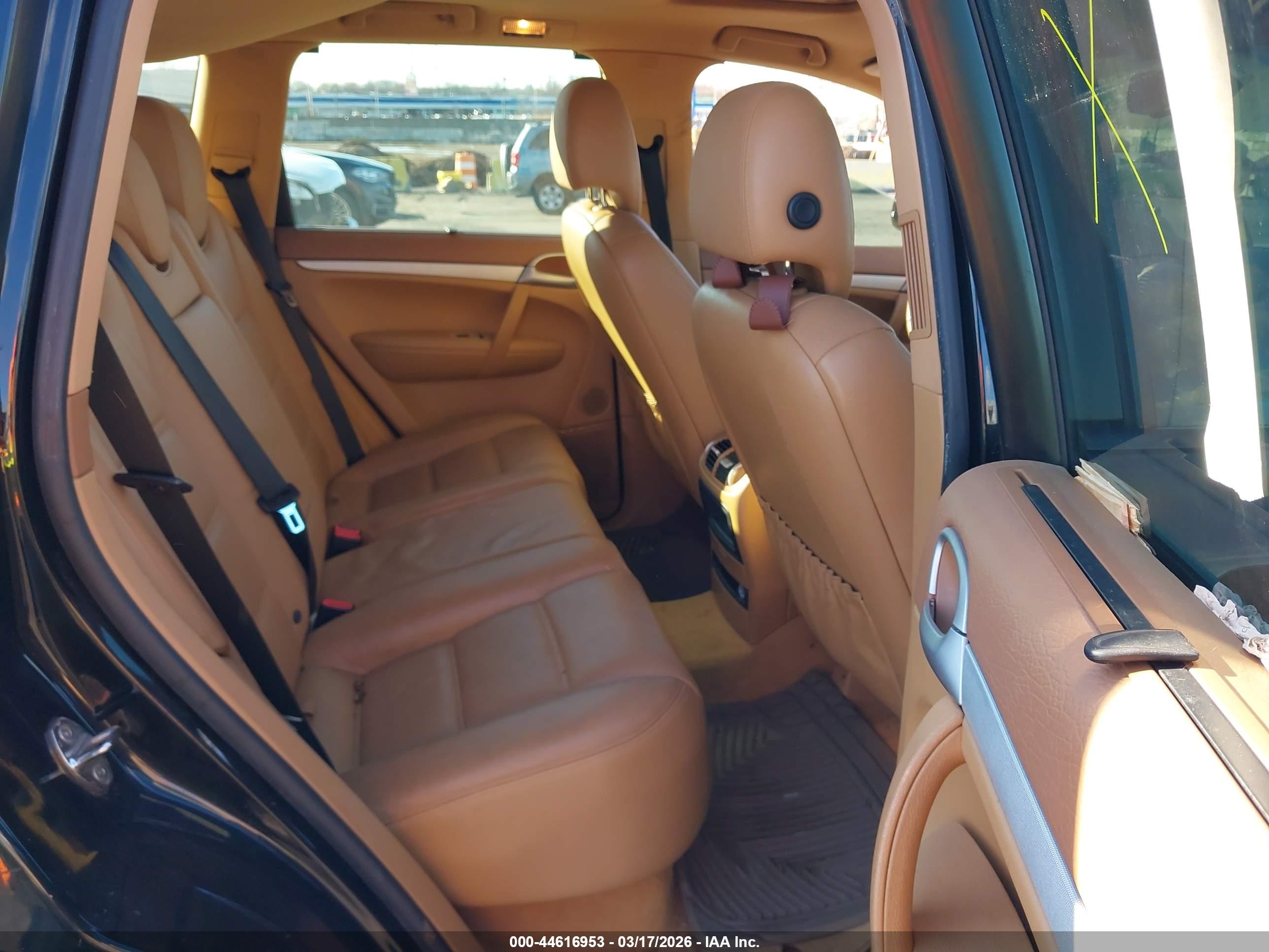 PORSCHE CAYENNE image 8