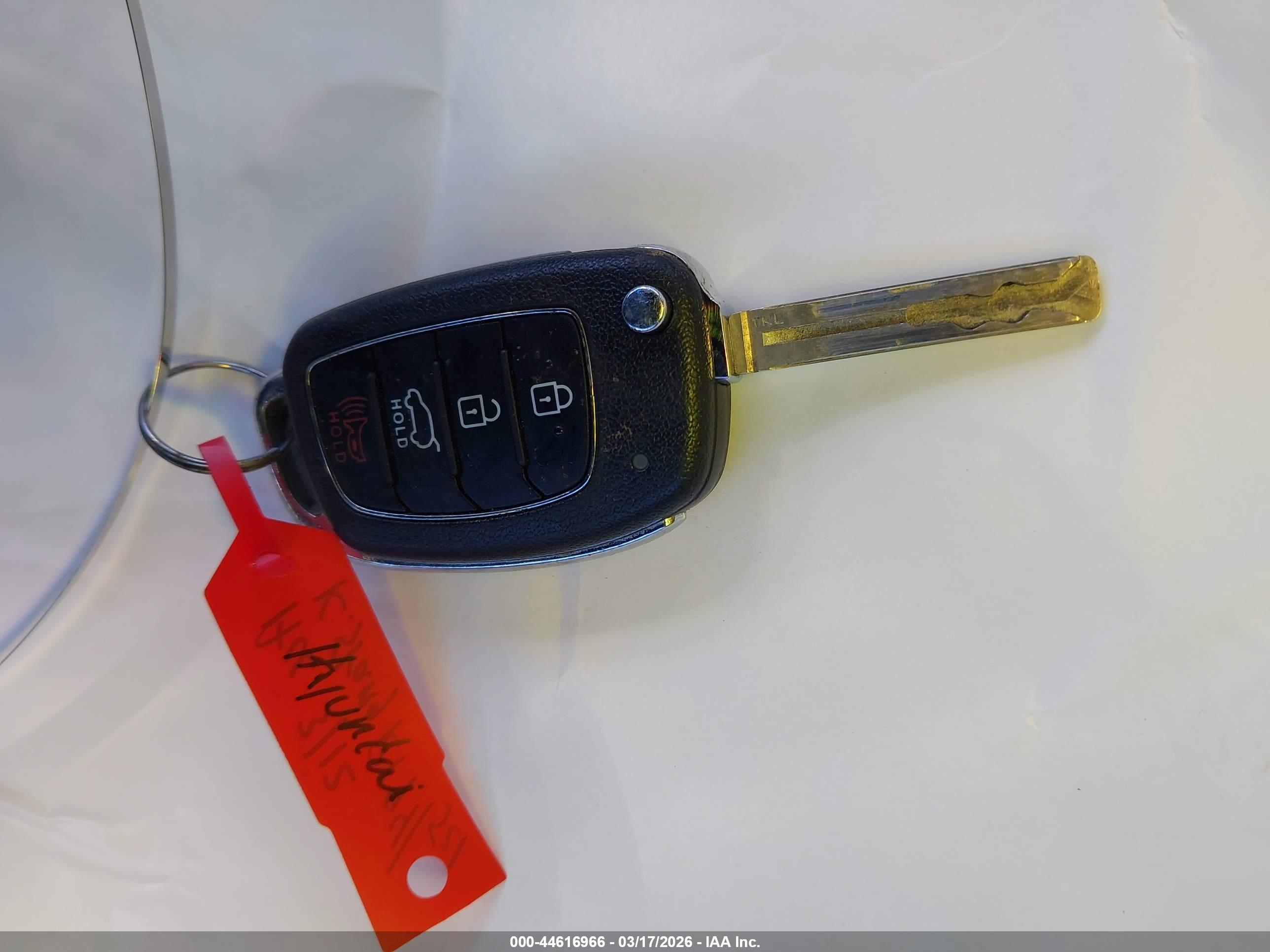 HYUNDAI TUCSON image 11