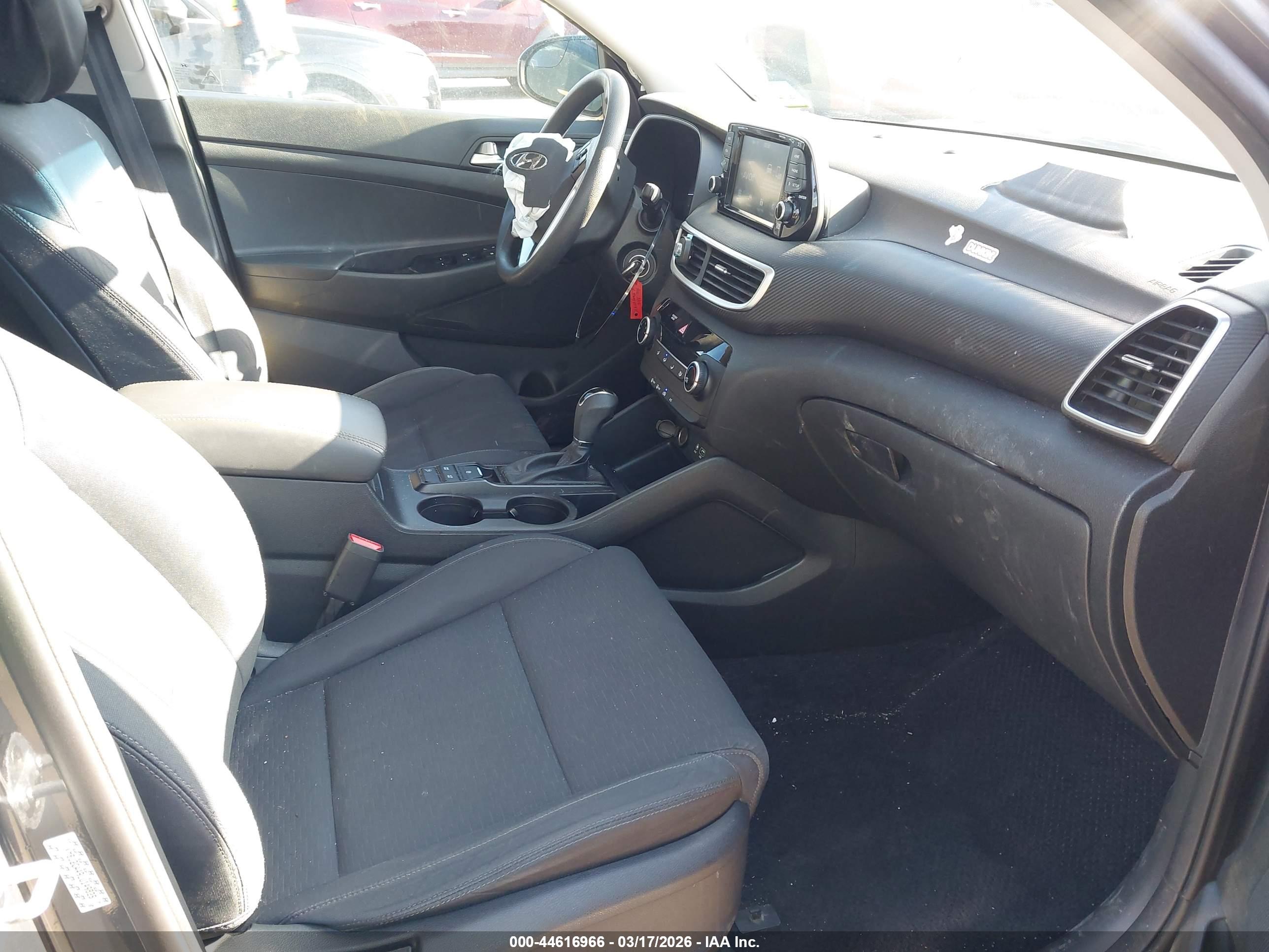 HYUNDAI TUCSON image 5
