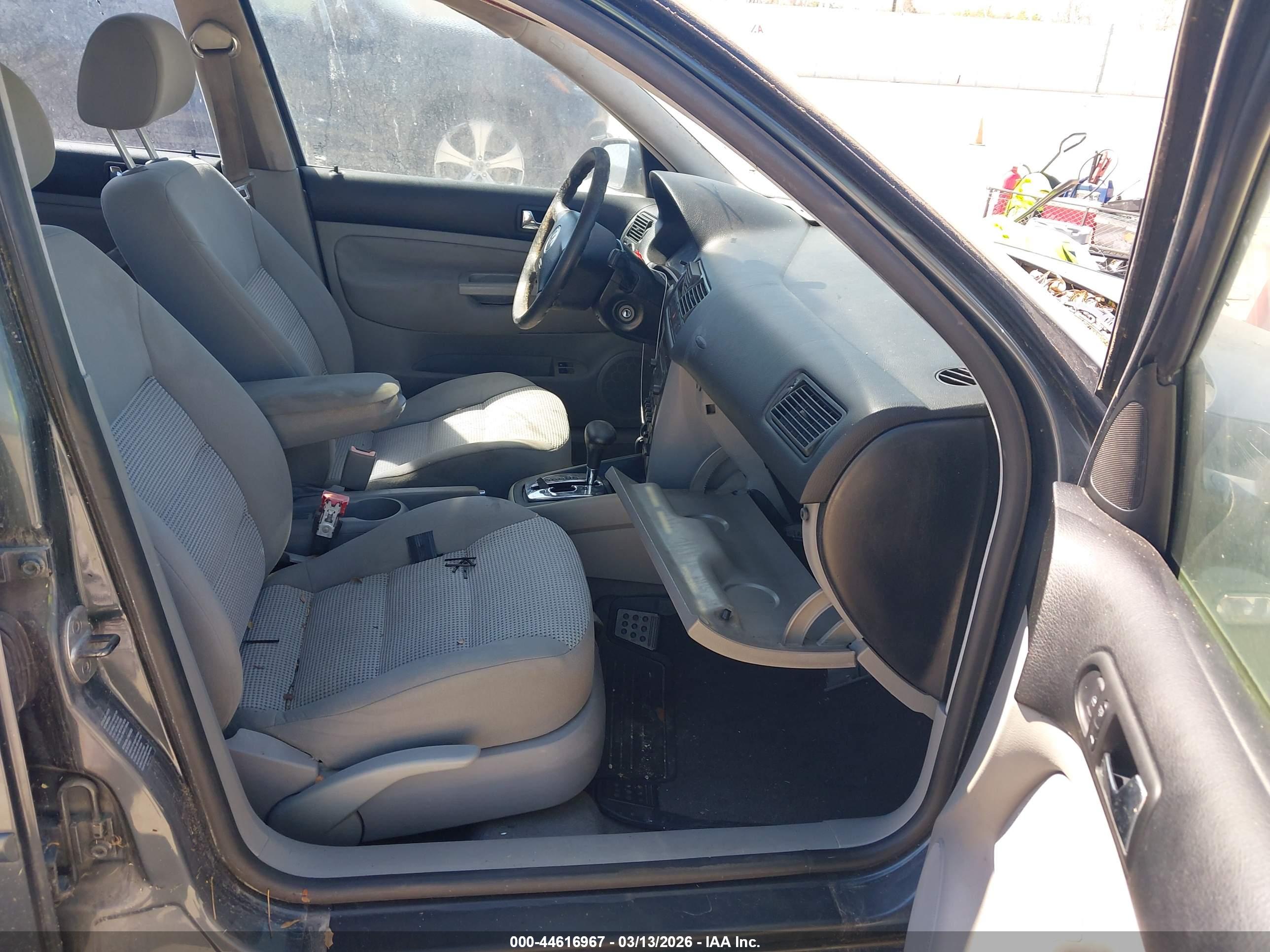 VOLKSWAGEN GOLF image 5