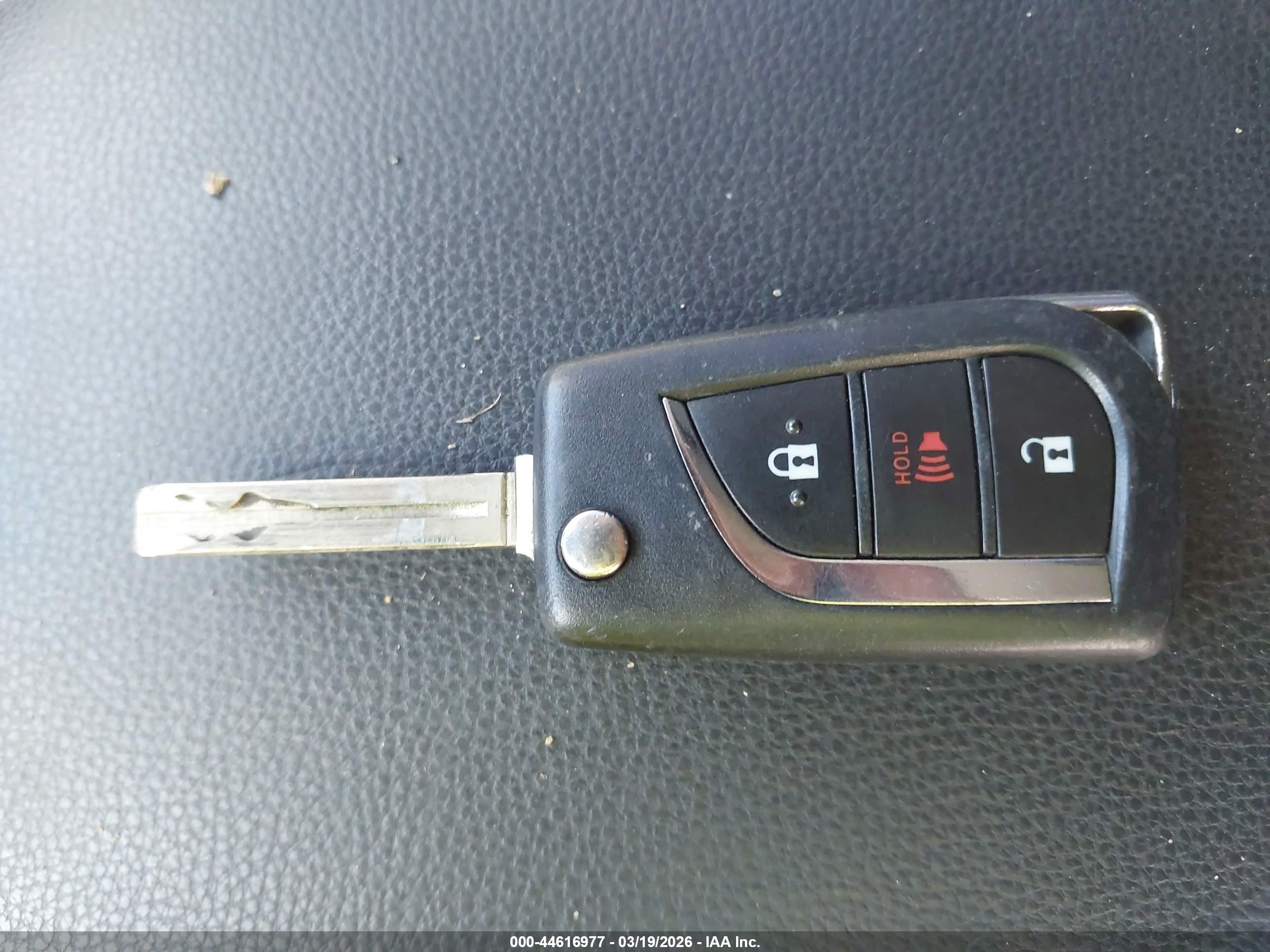 TOYOTA RAV4 image 11
