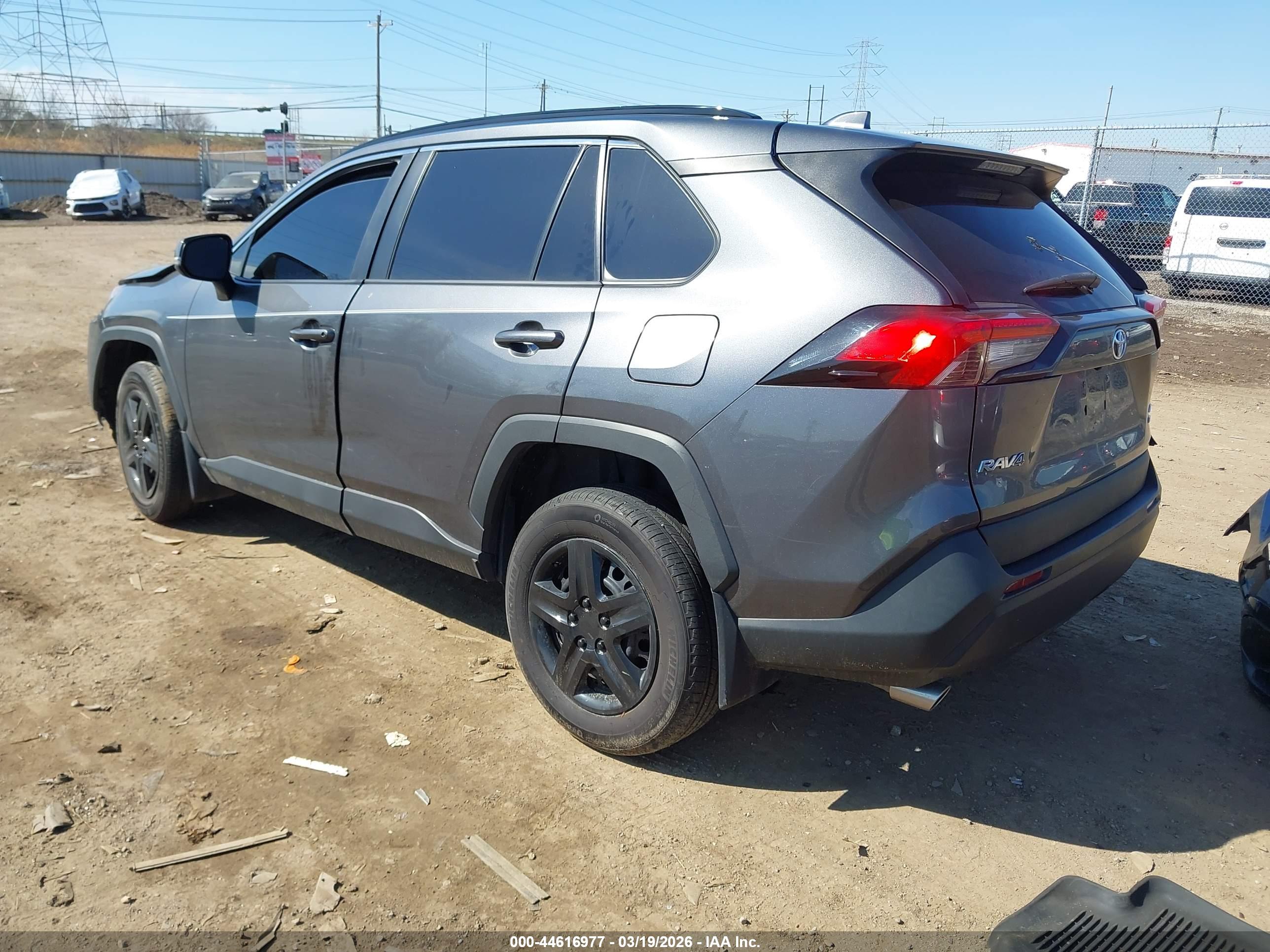 TOYOTA RAV4 image 3