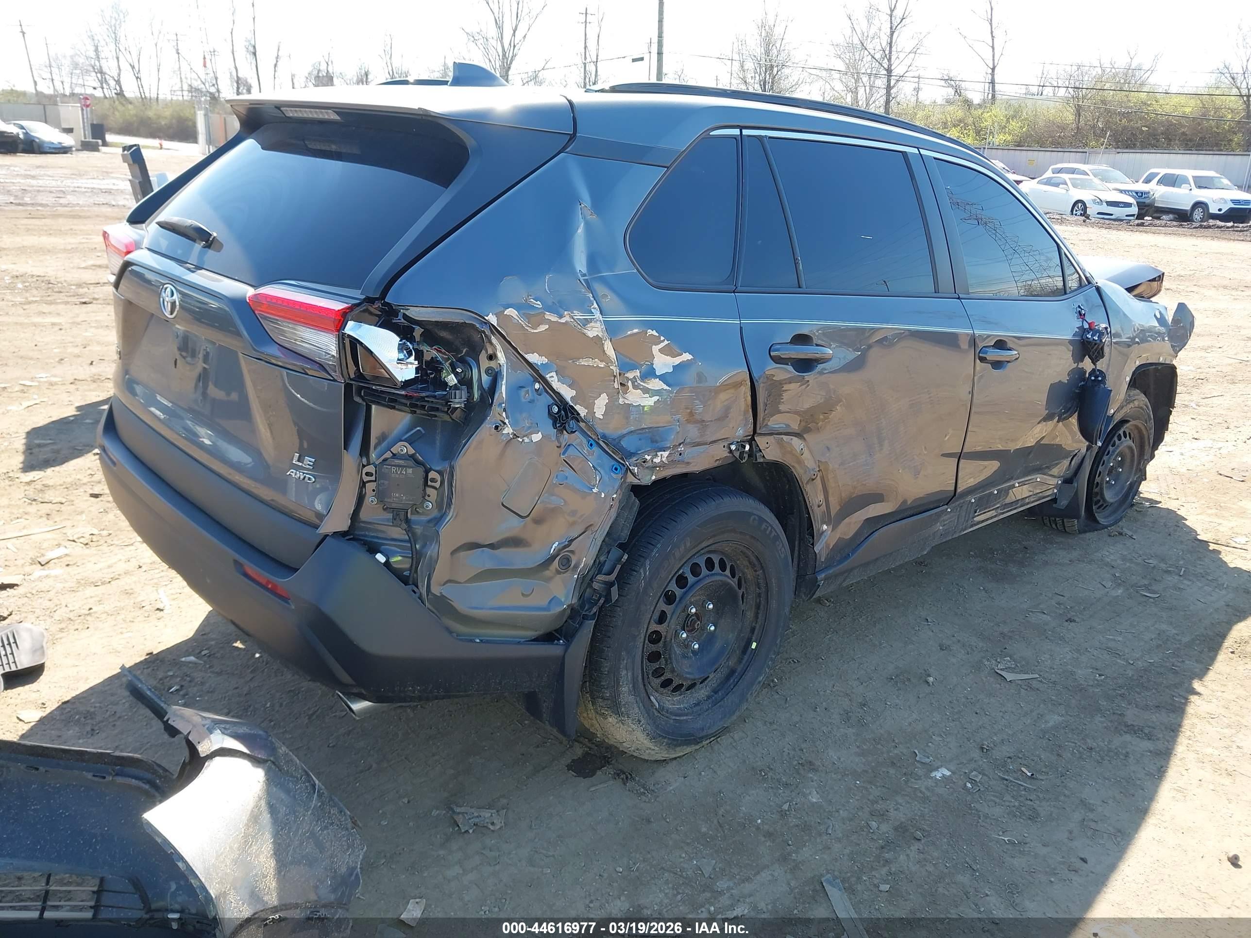TOYOTA RAV4 image 4