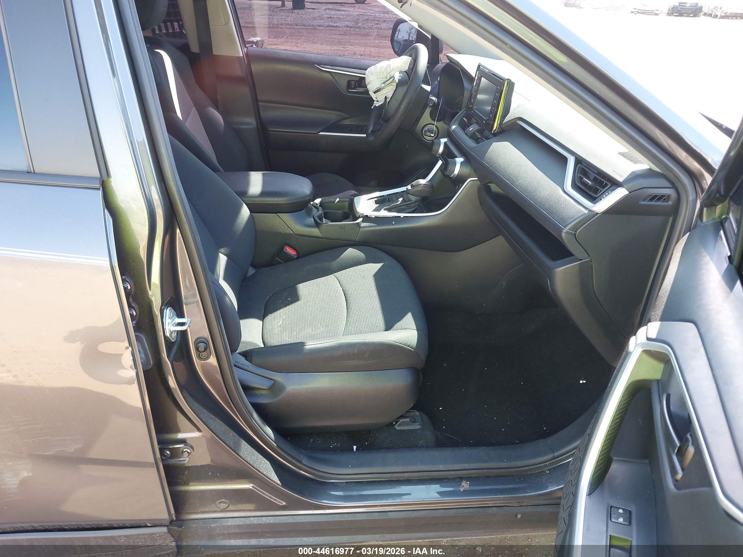 TOYOTA RAV4 image 5