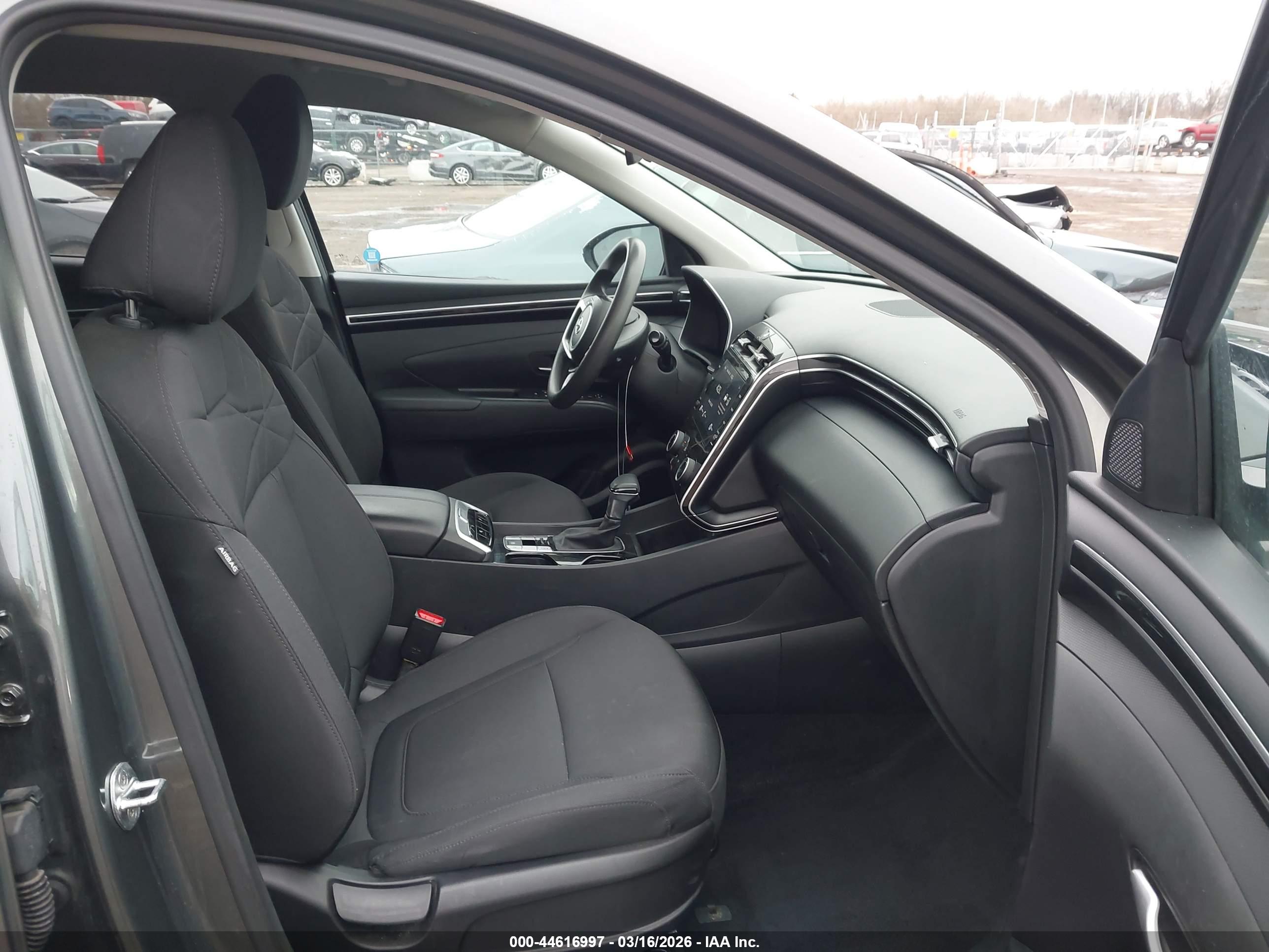 HYUNDAI TUCSON image 5
