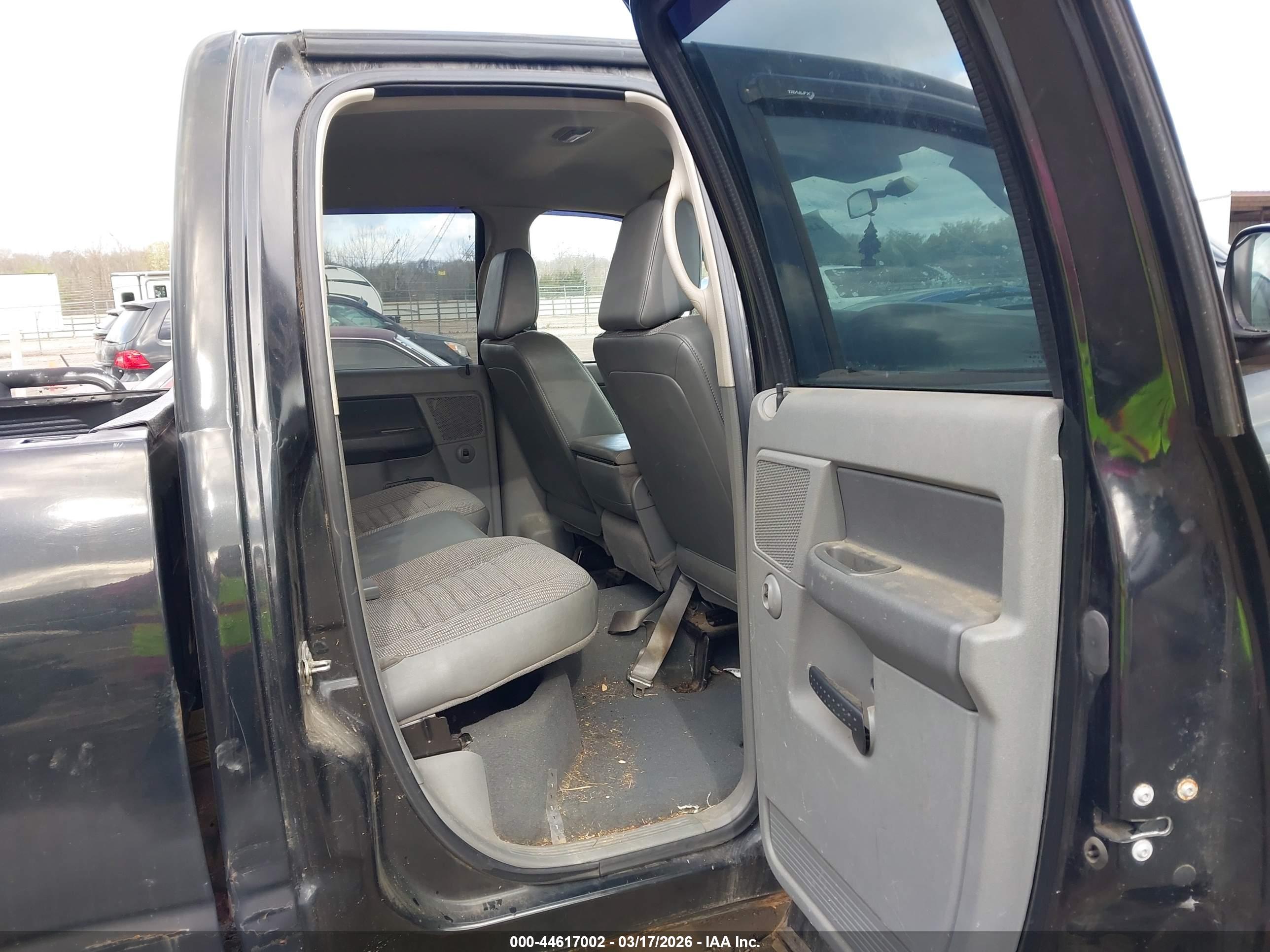 DODGE RAM image 8