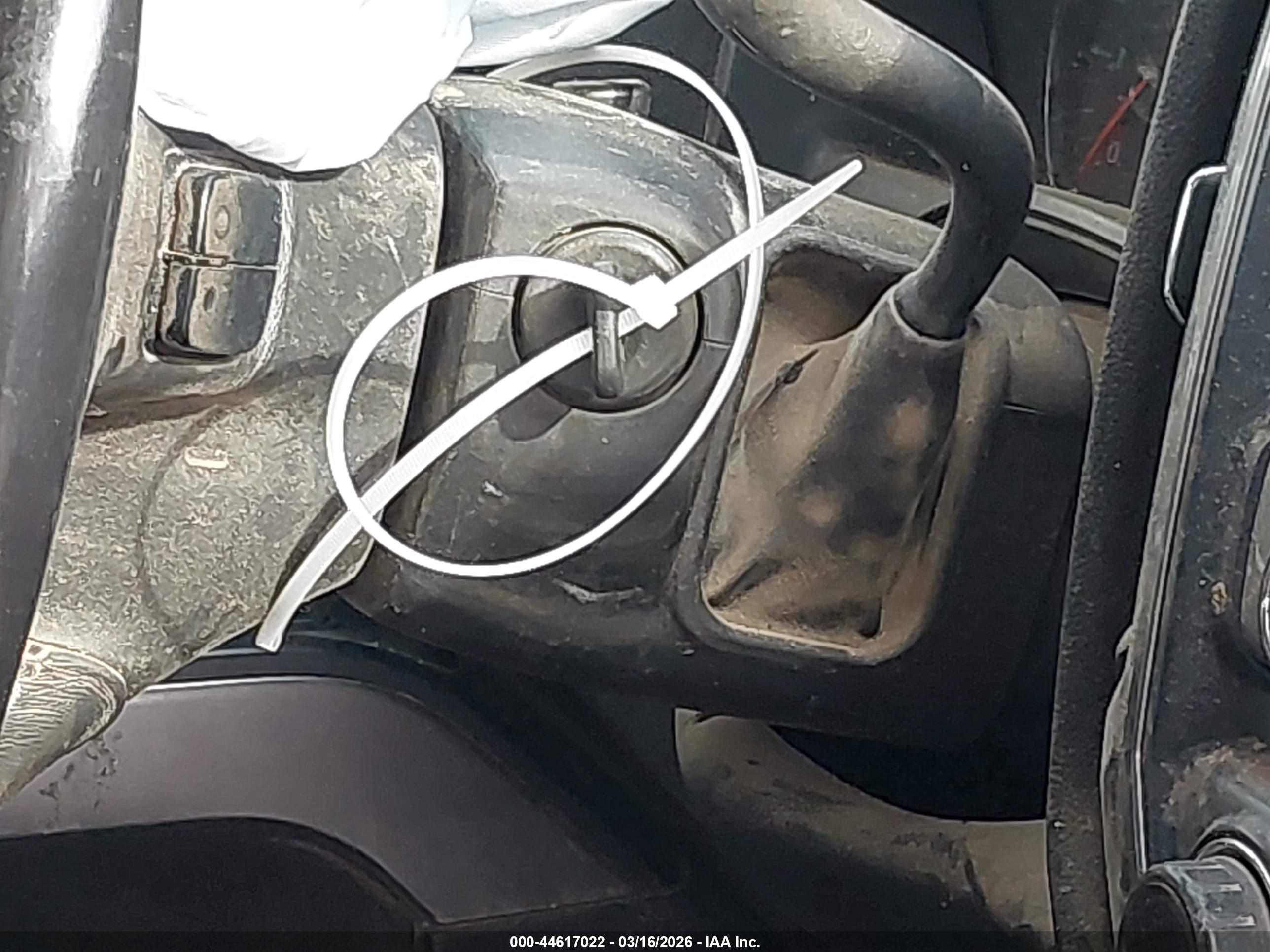 CHEVROLET SILVERADO image 11