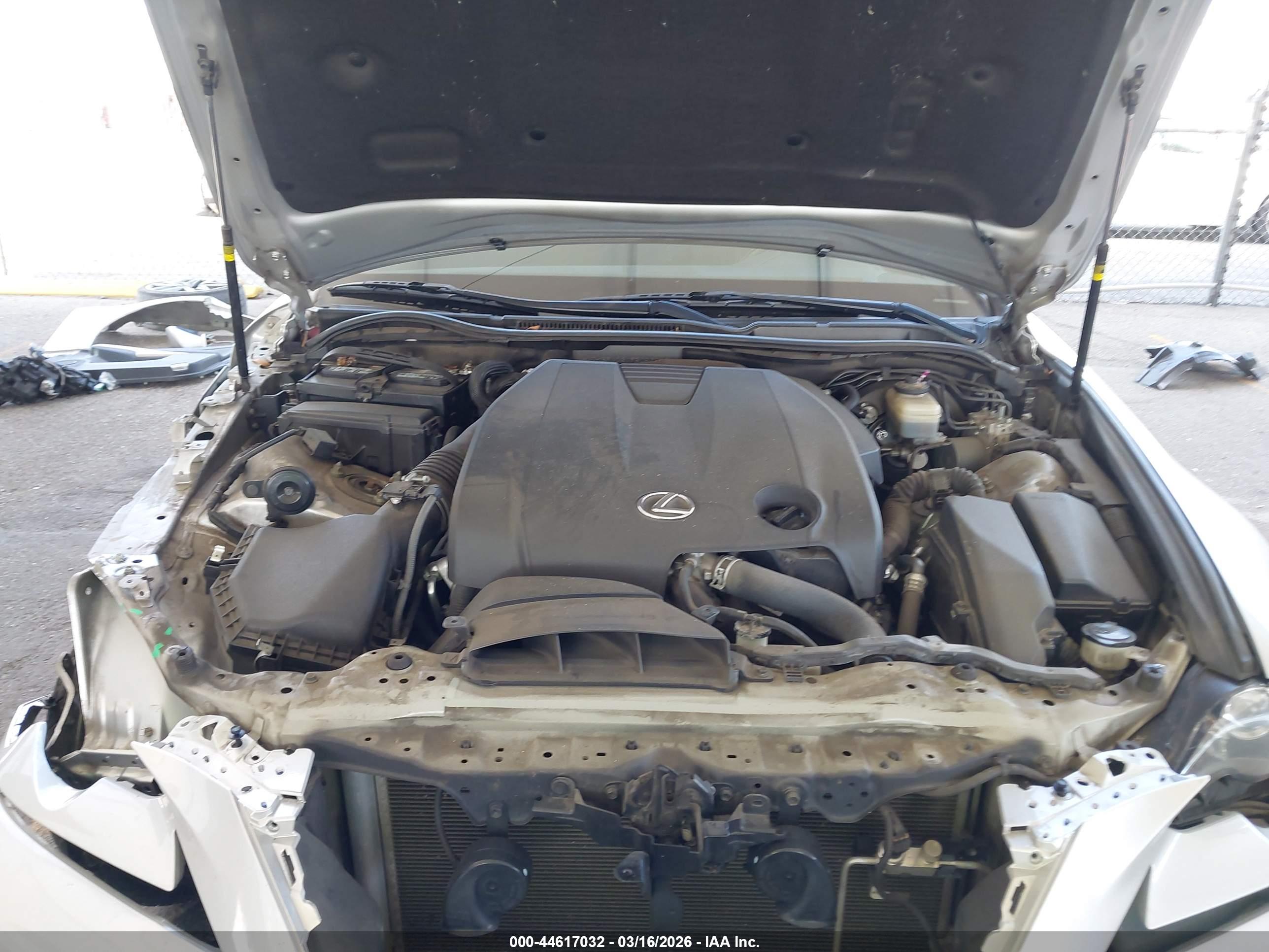 LEXUS IS image 10
