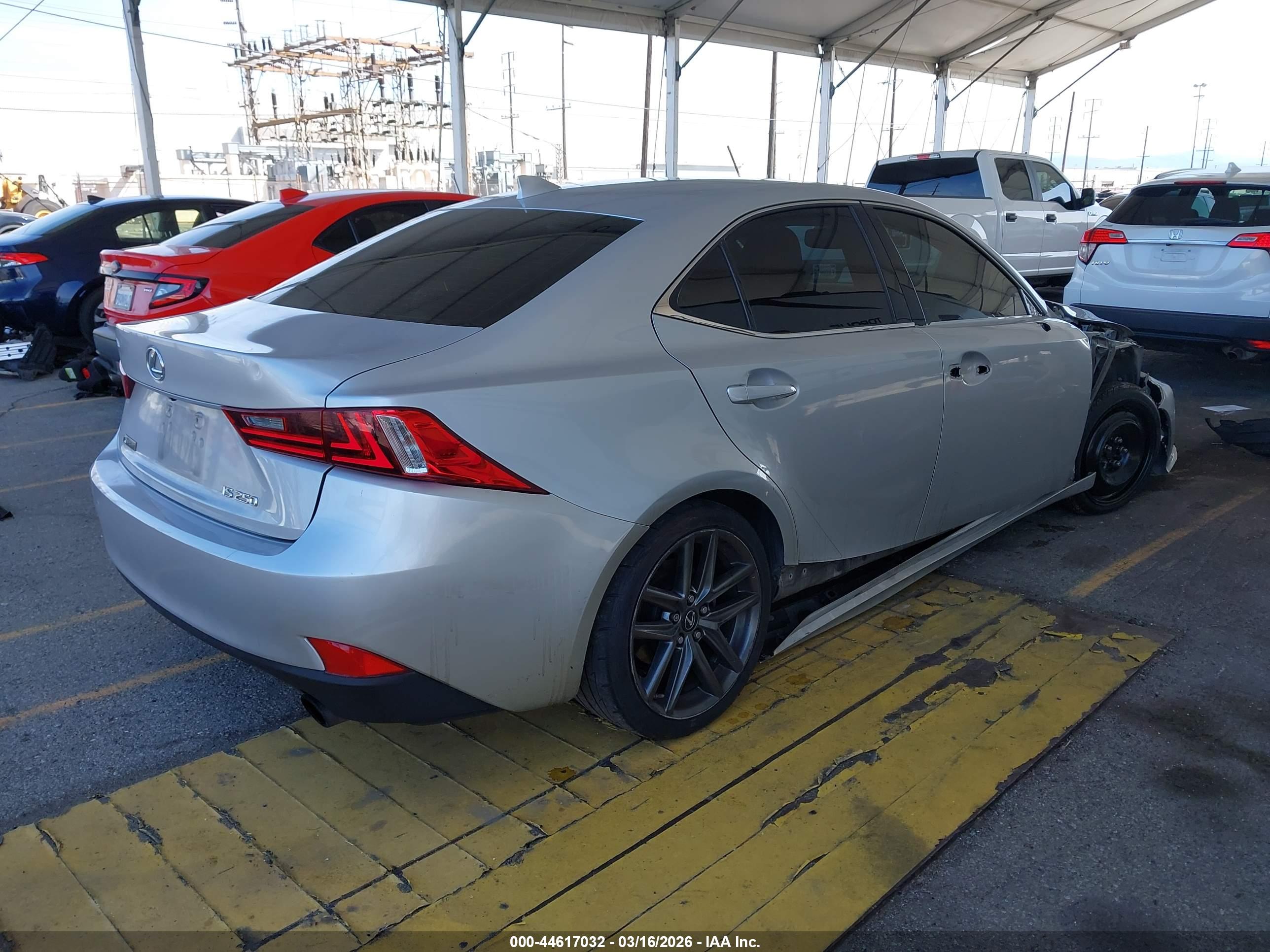 LEXUS IS image 4