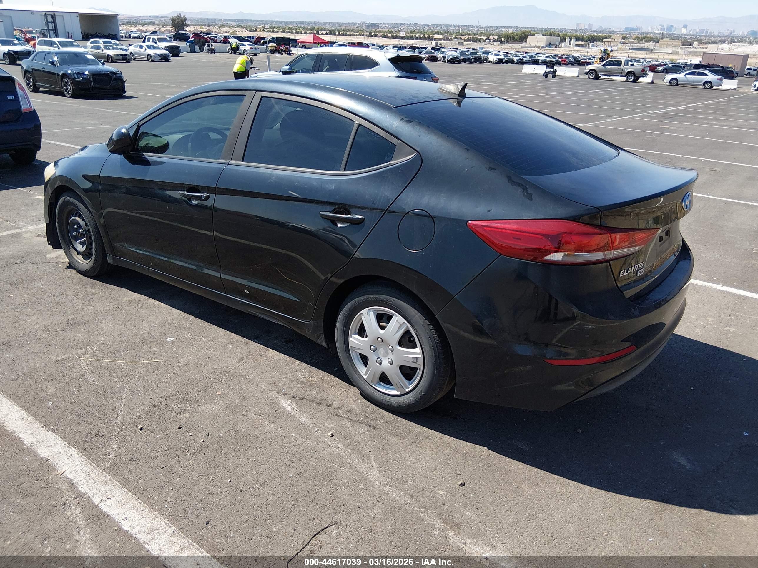 HYUNDAI ELANTRA image 3