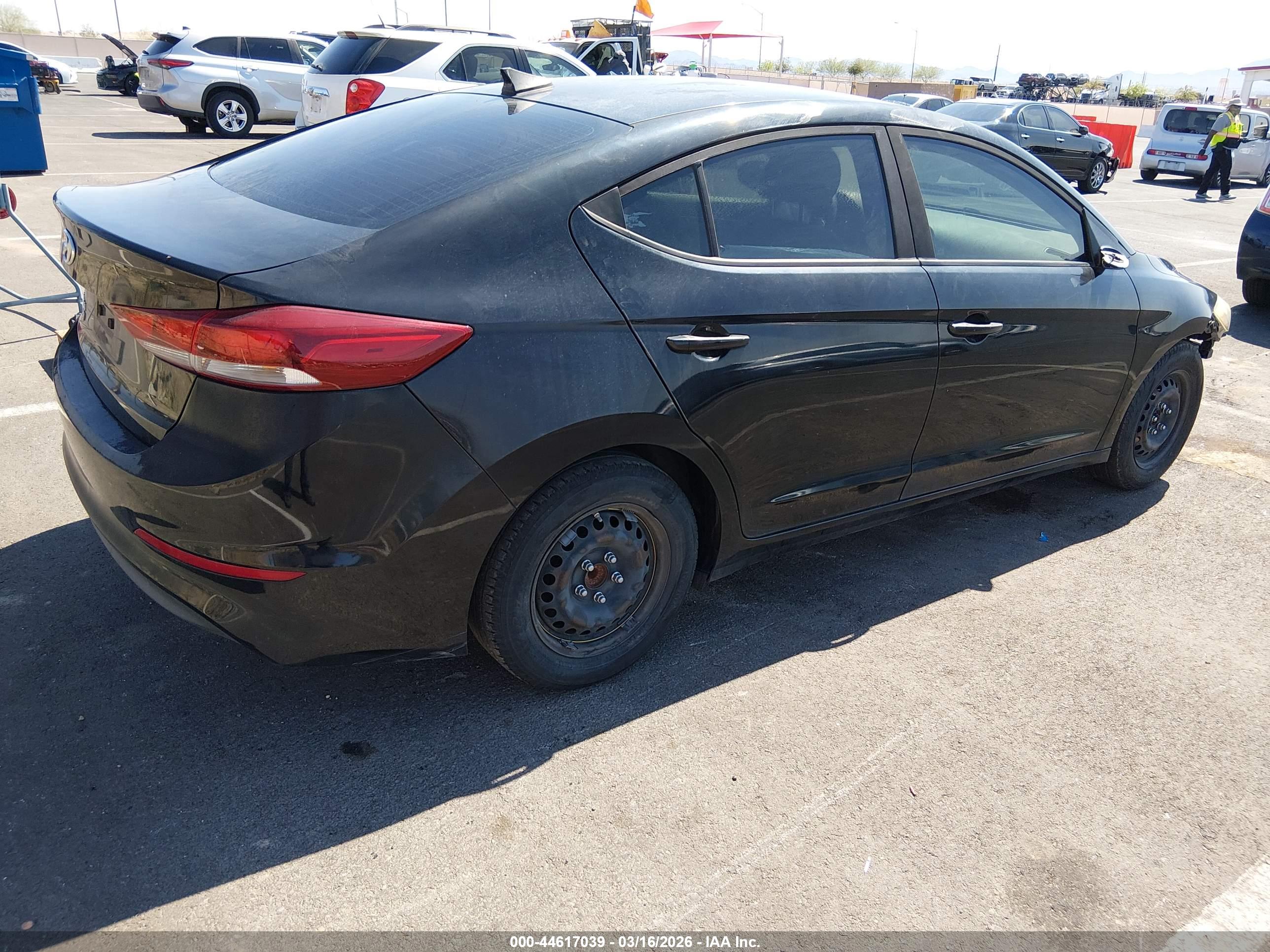 HYUNDAI ELANTRA image 4