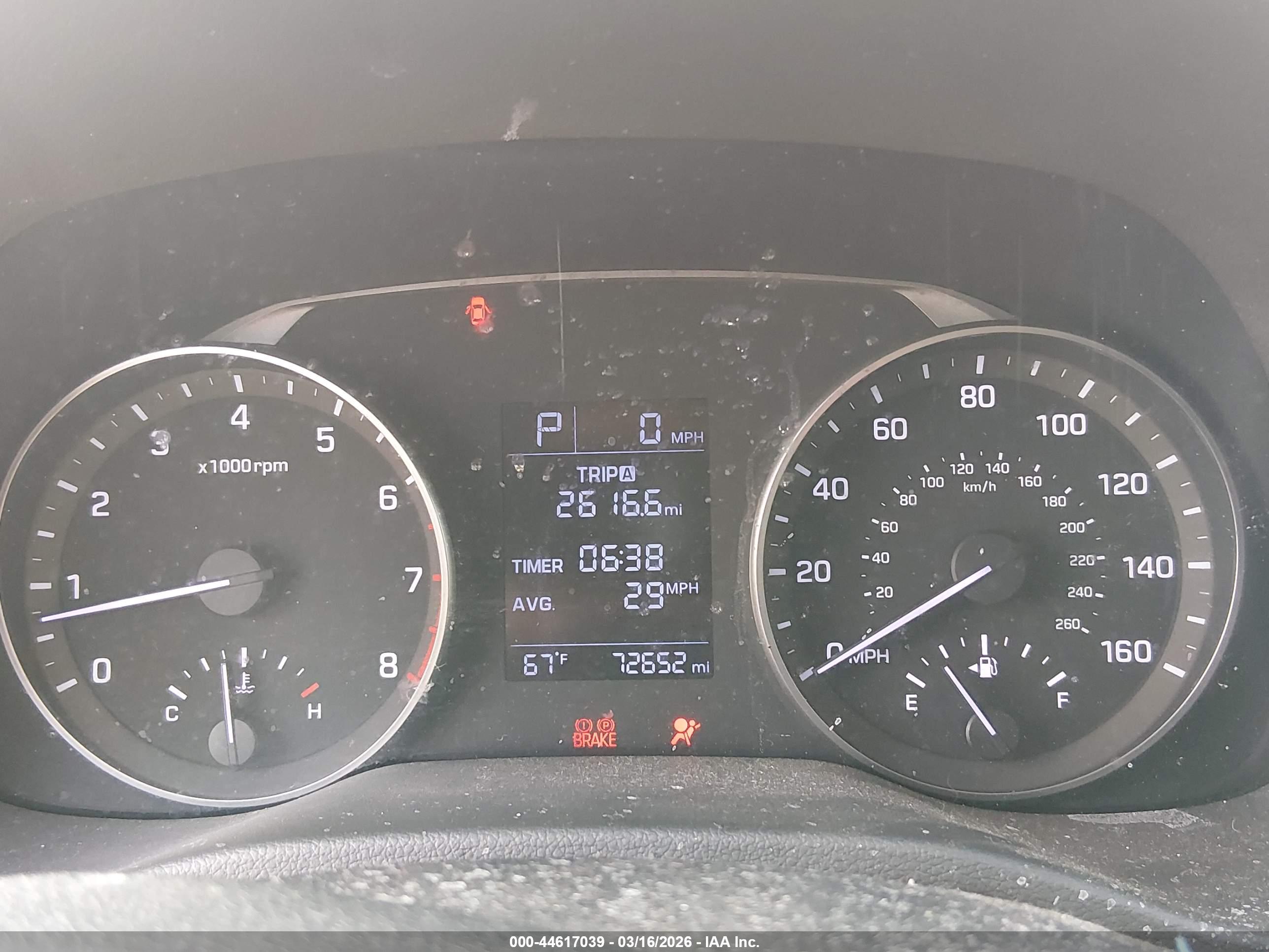 HYUNDAI ELANTRA image 7