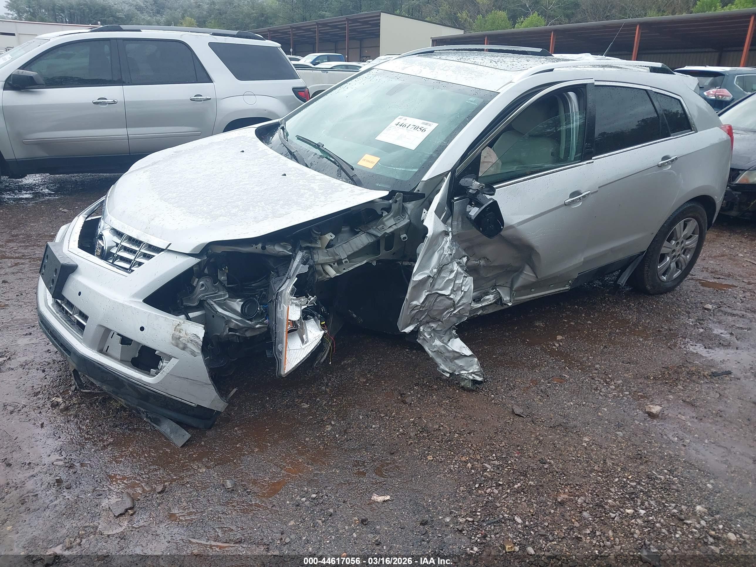 CADILLAC SRX image 2