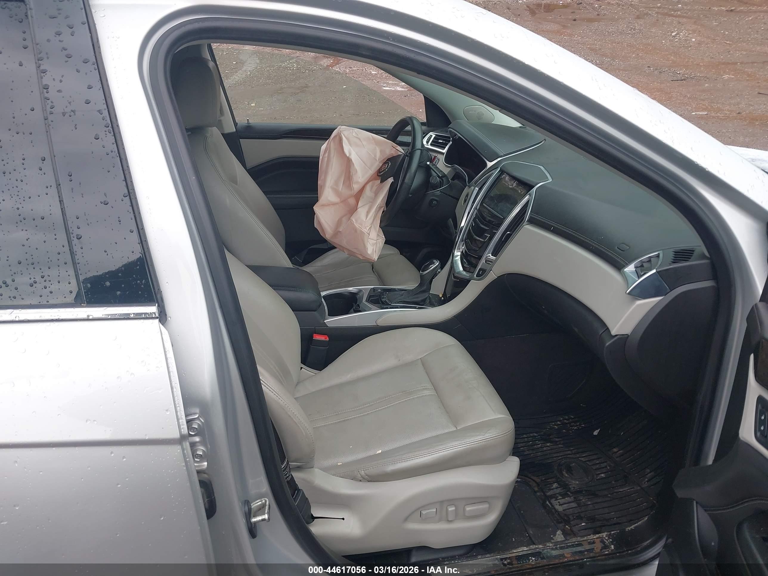 CADILLAC SRX image 5
