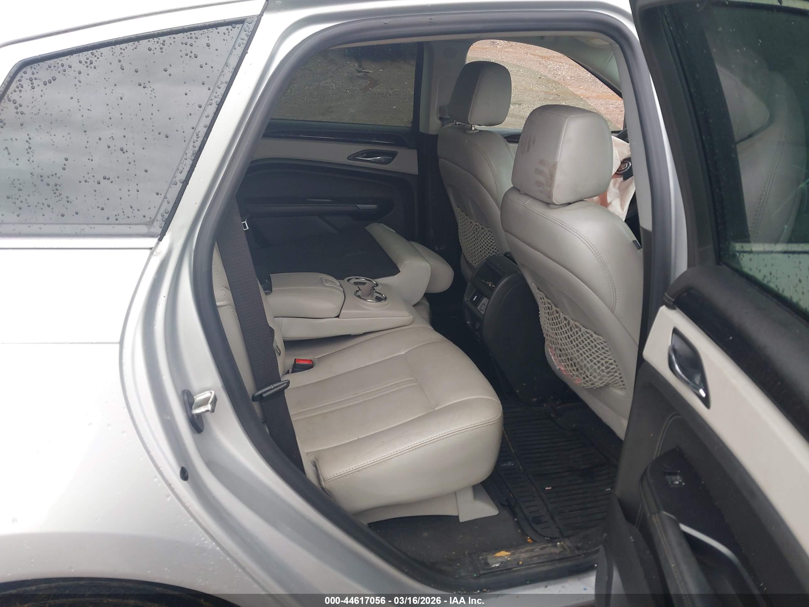 CADILLAC SRX image 8