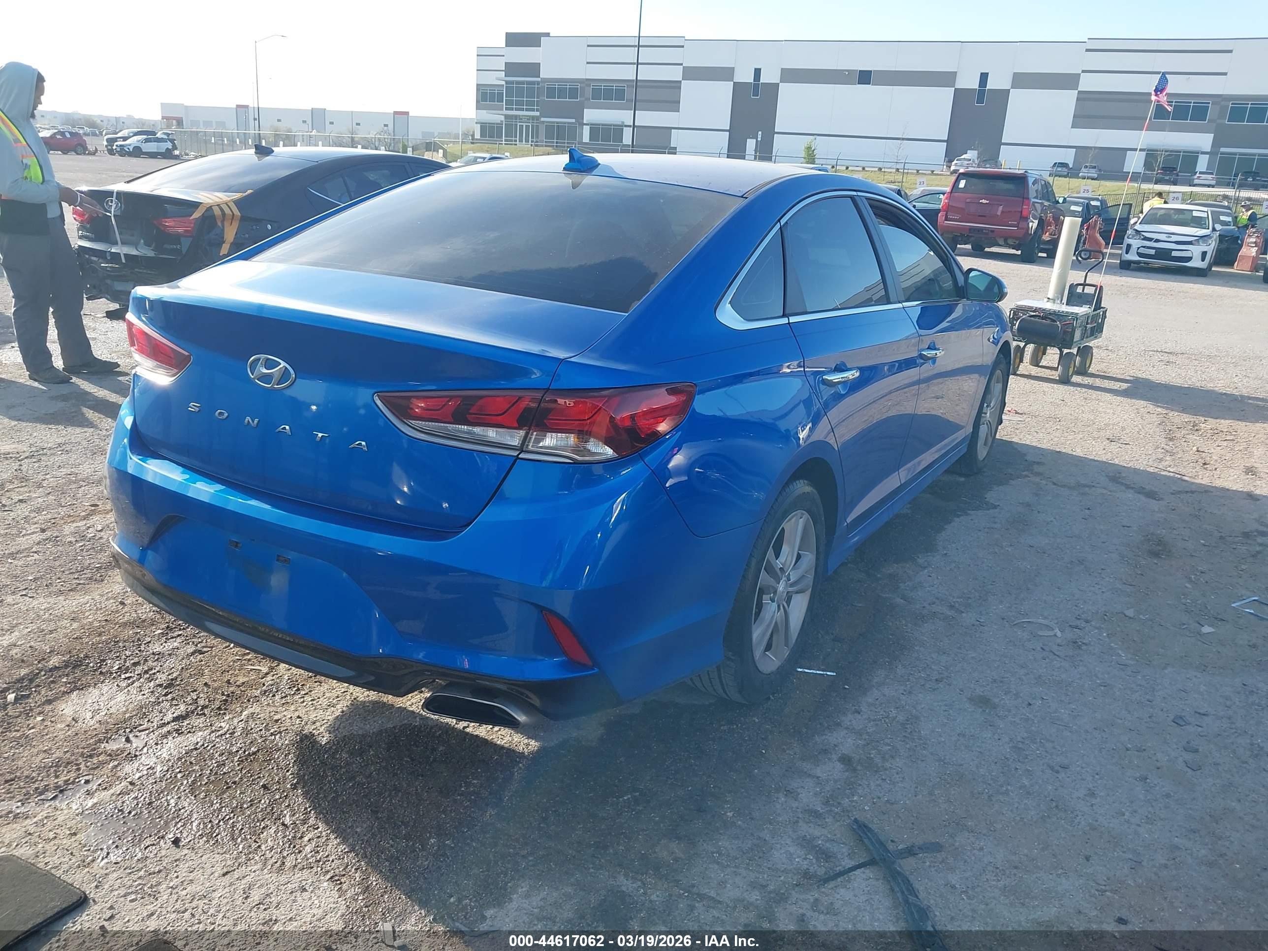 HYUNDAI SONATA image 4