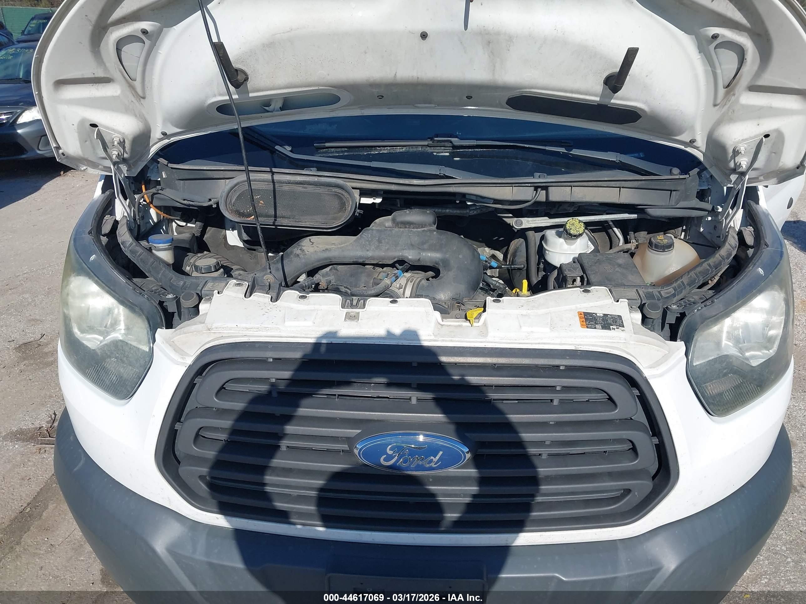 FORD TRANSIT-150 image 10