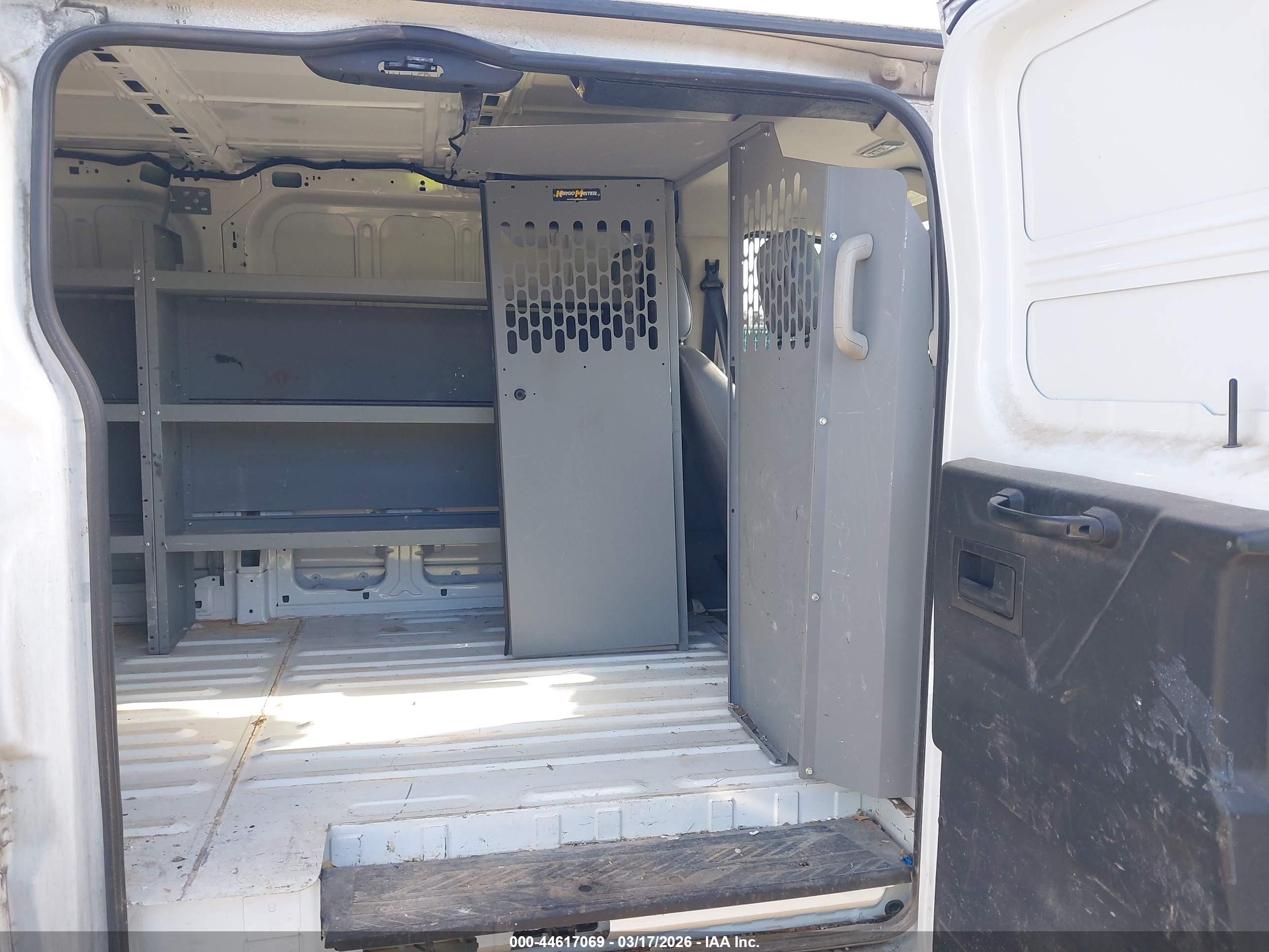 FORD TRANSIT-150 image 8