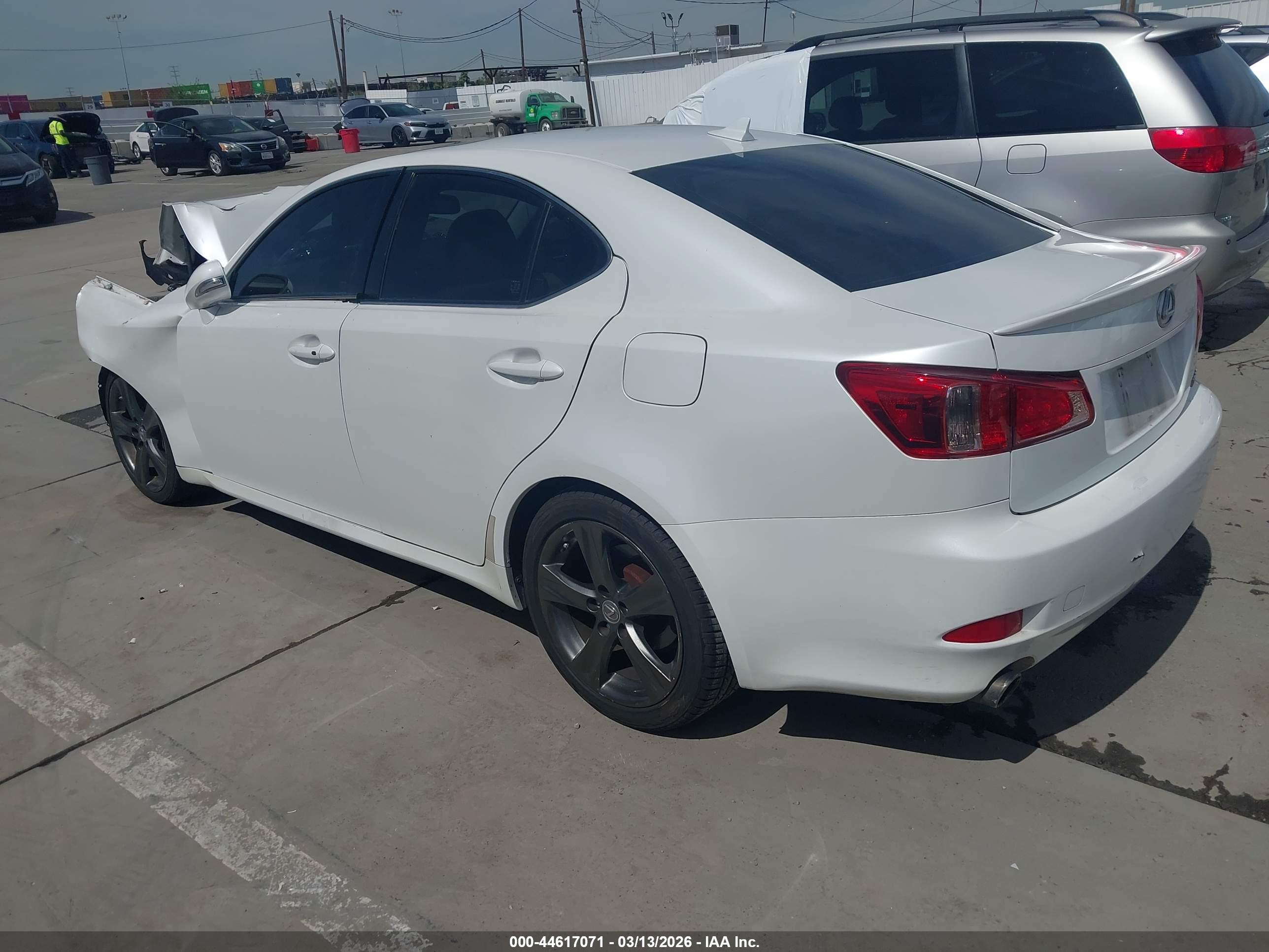 LEXUS IS image 3