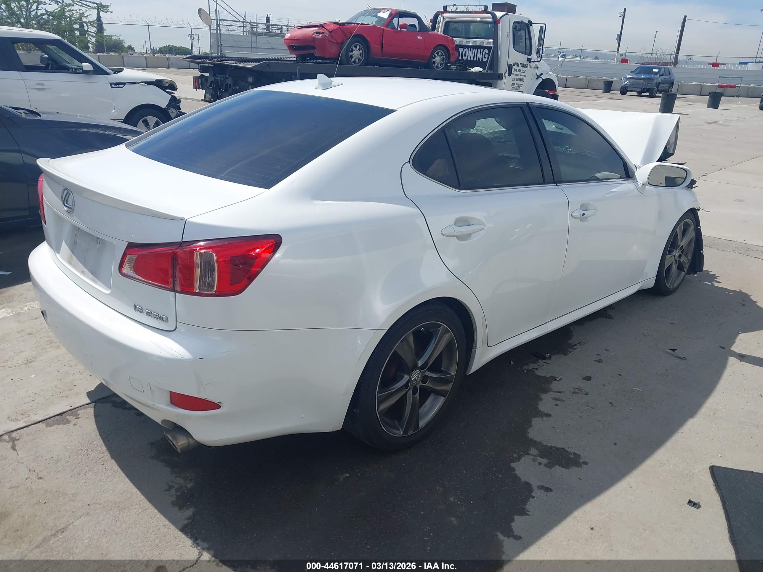 LEXUS IS image 4