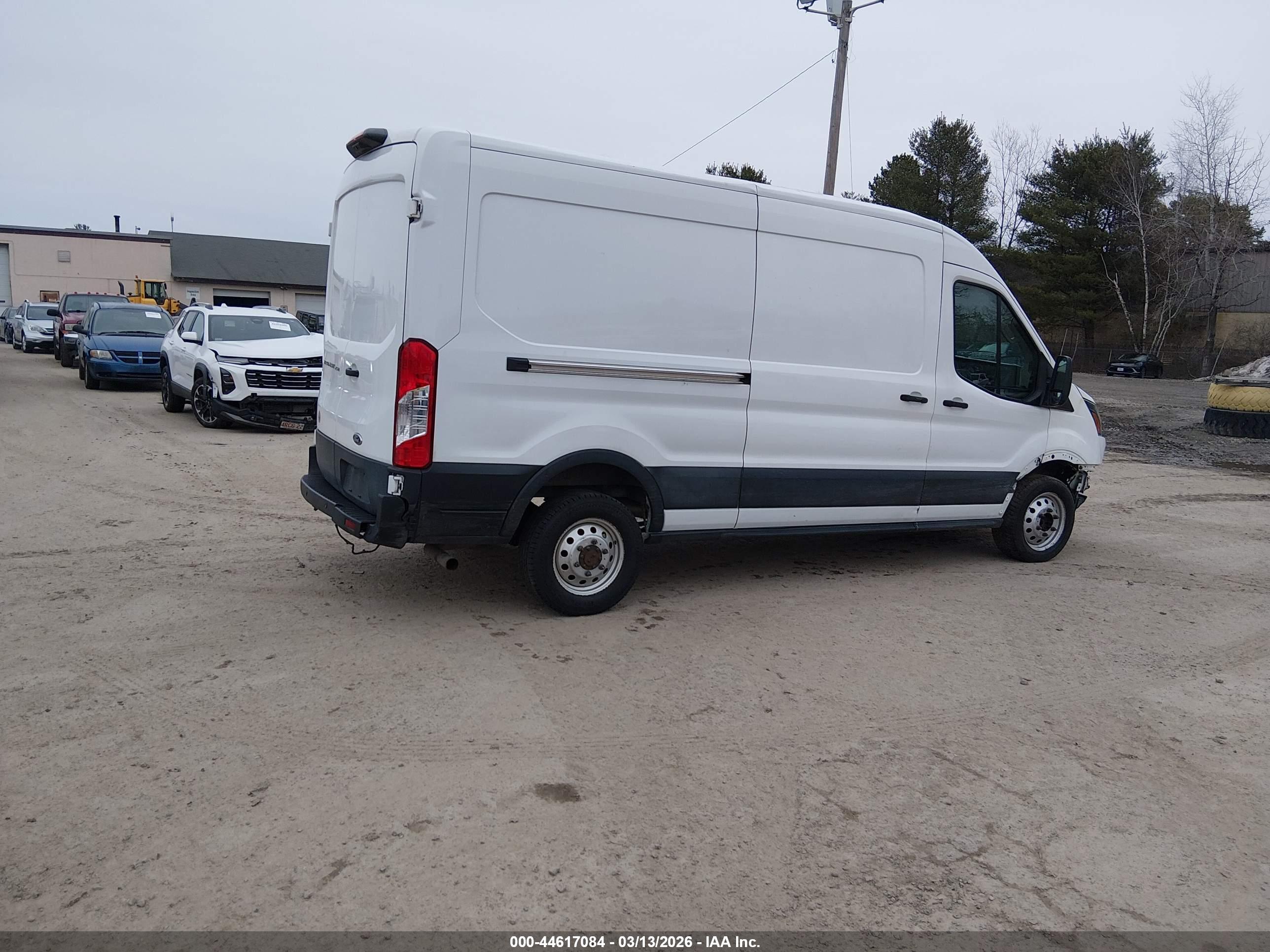 FORD TRANSIT-250 image 4