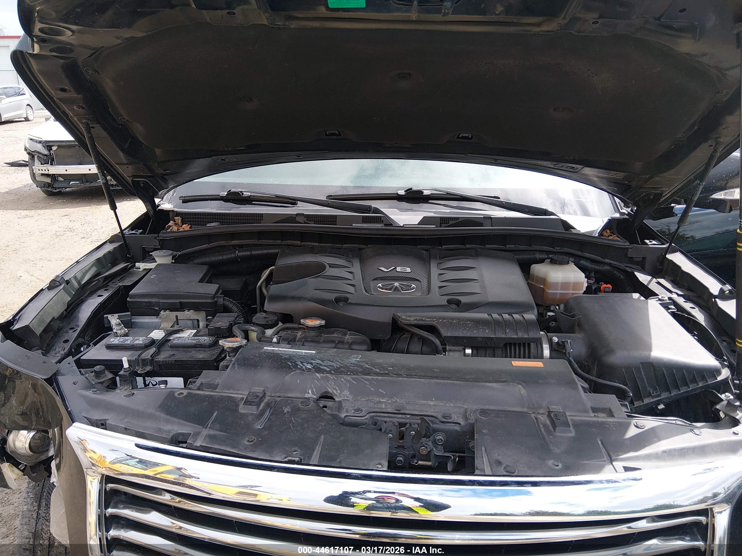 INFINITI QX56 image 10