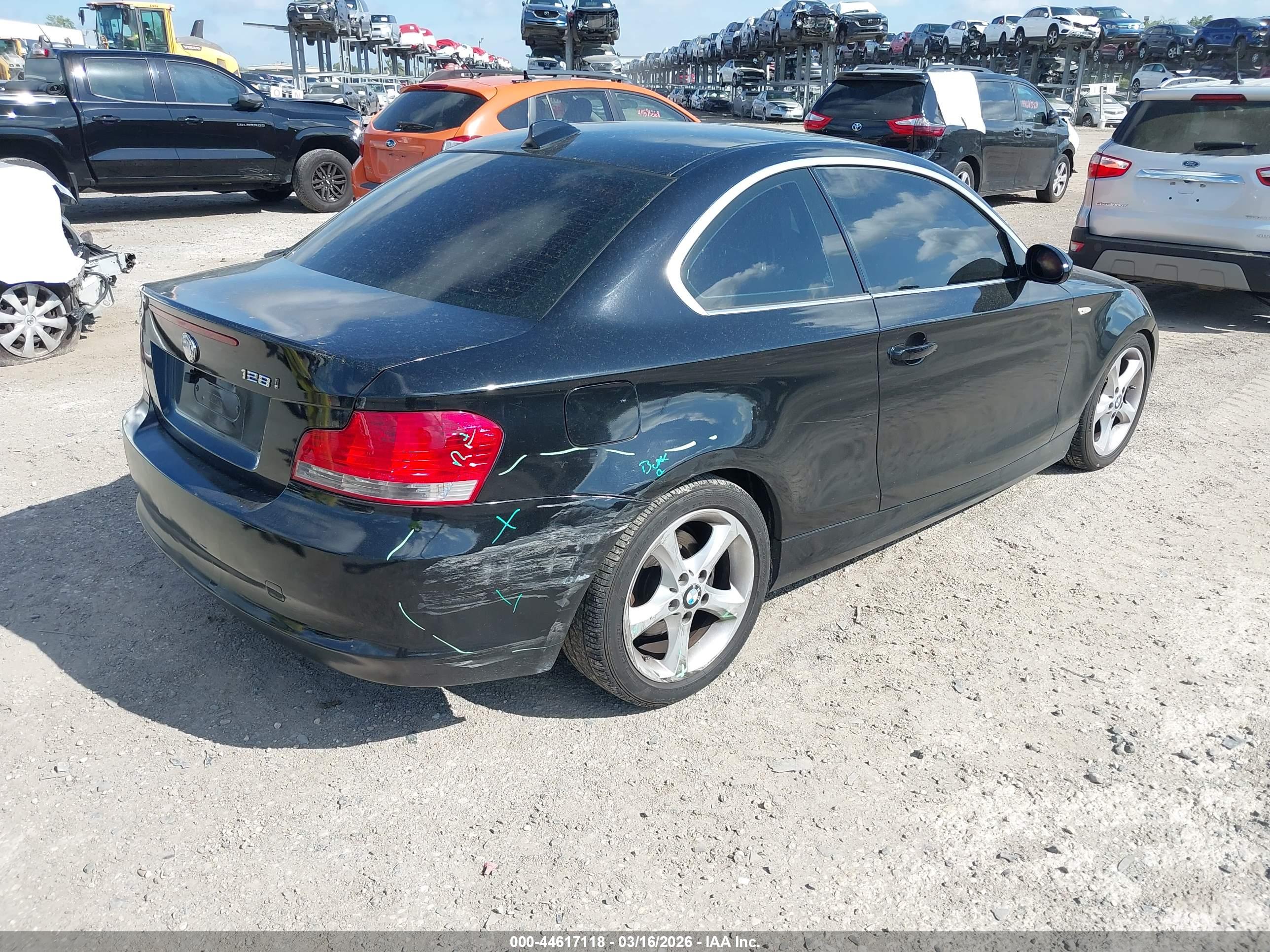 BMW 128I image 4