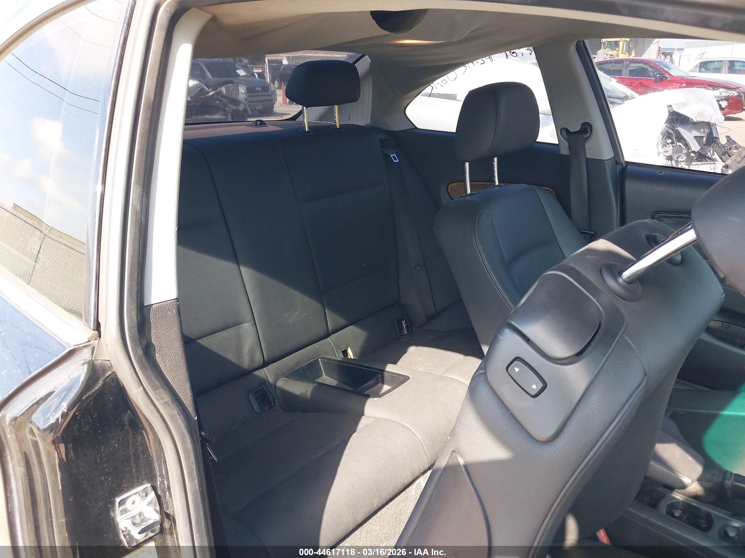 BMW 128I image 8
