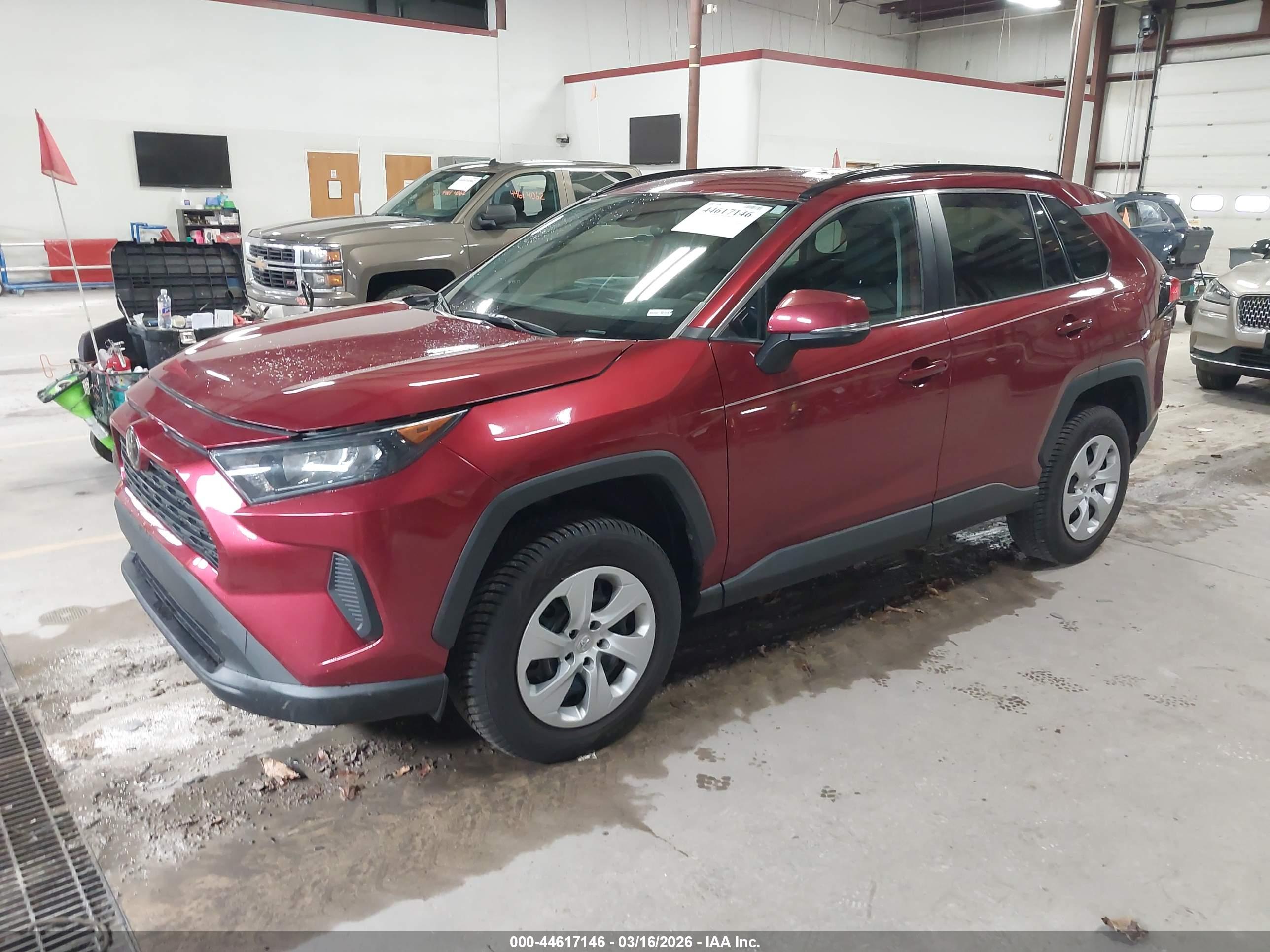 TOYOTA RAV4 image 2