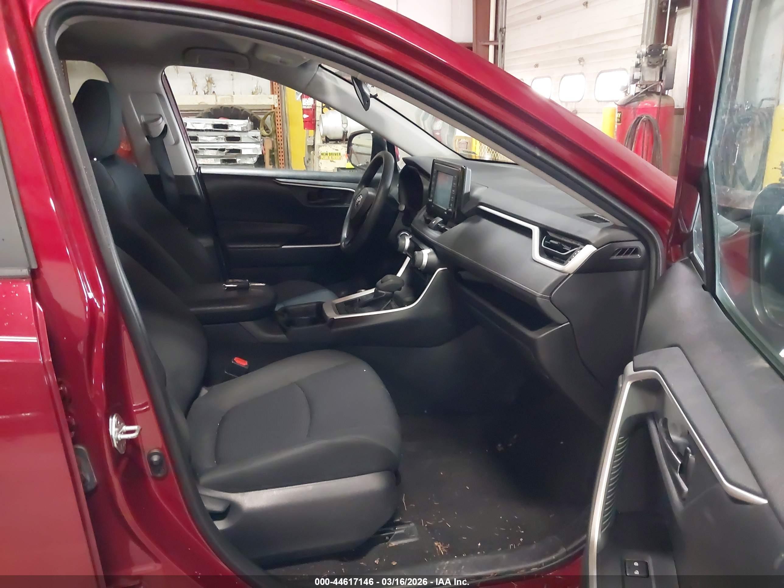 TOYOTA RAV4 image 5