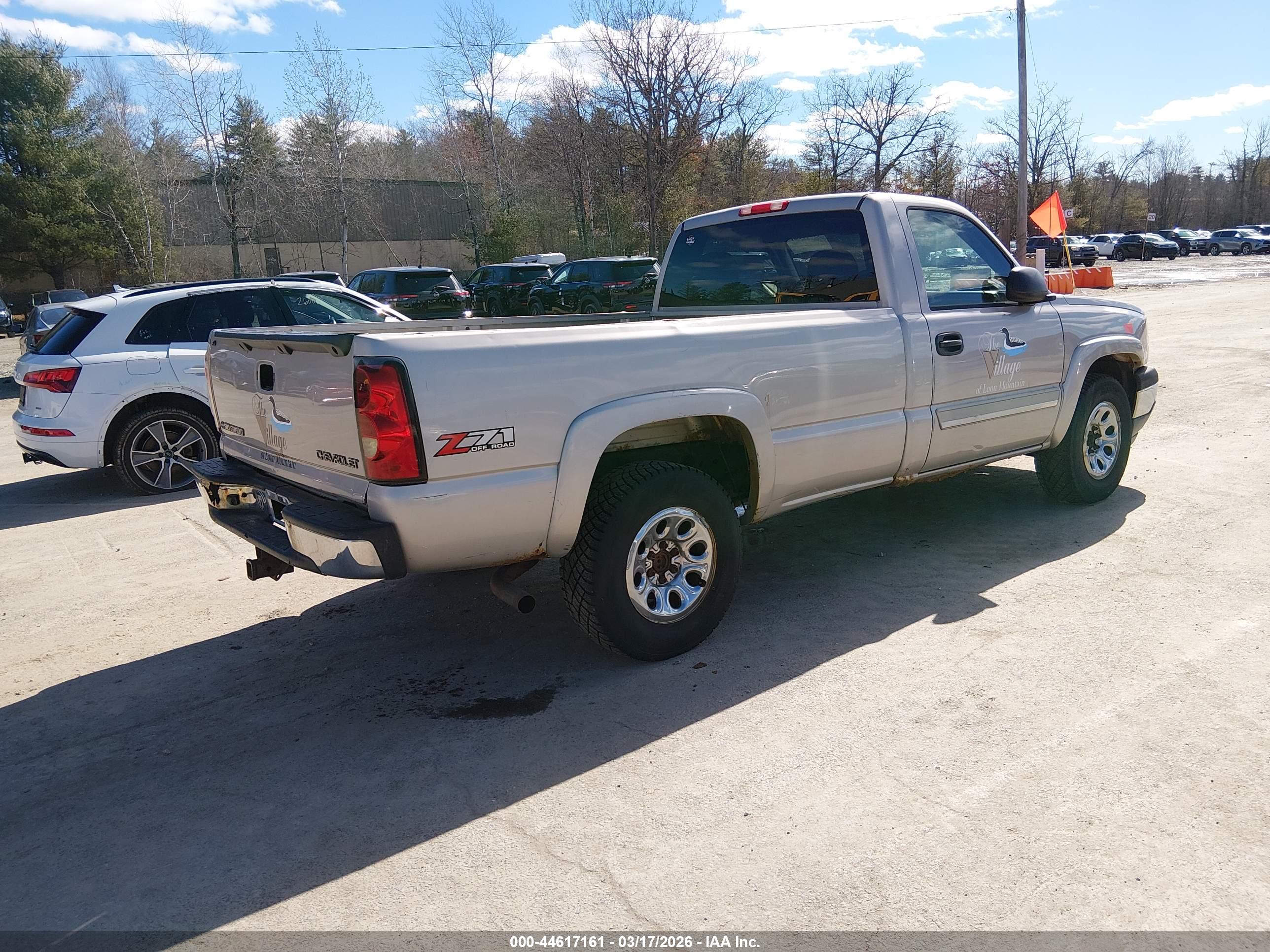 CHEVROLET SILVERADO image 4