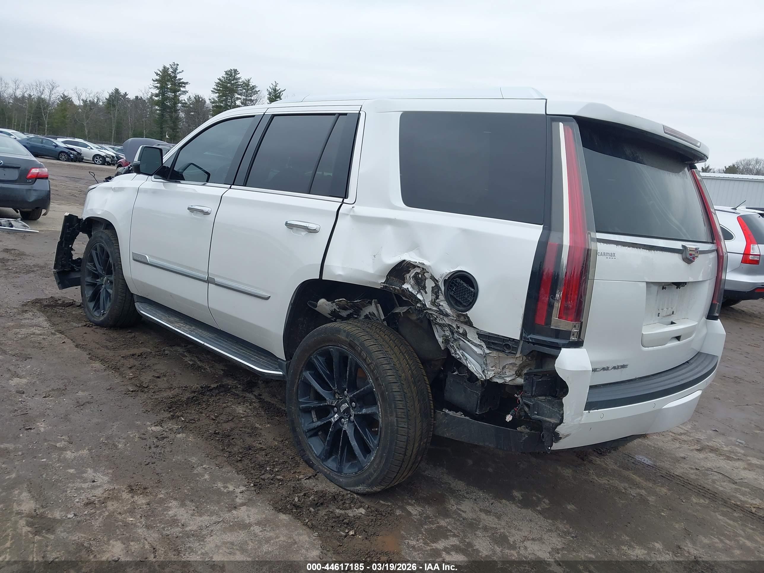 CADILLAC ESCALADE image 3