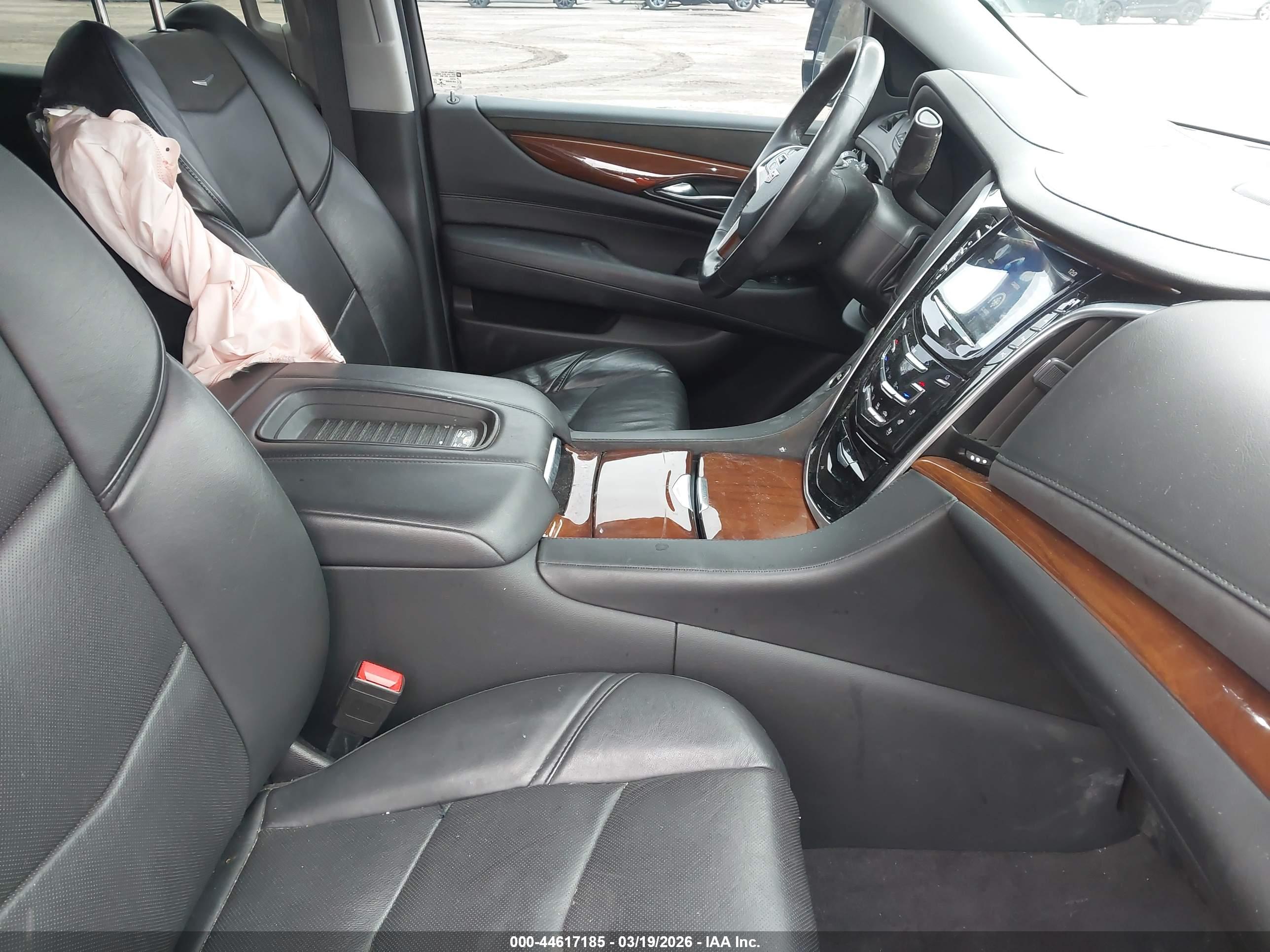 CADILLAC ESCALADE image 5