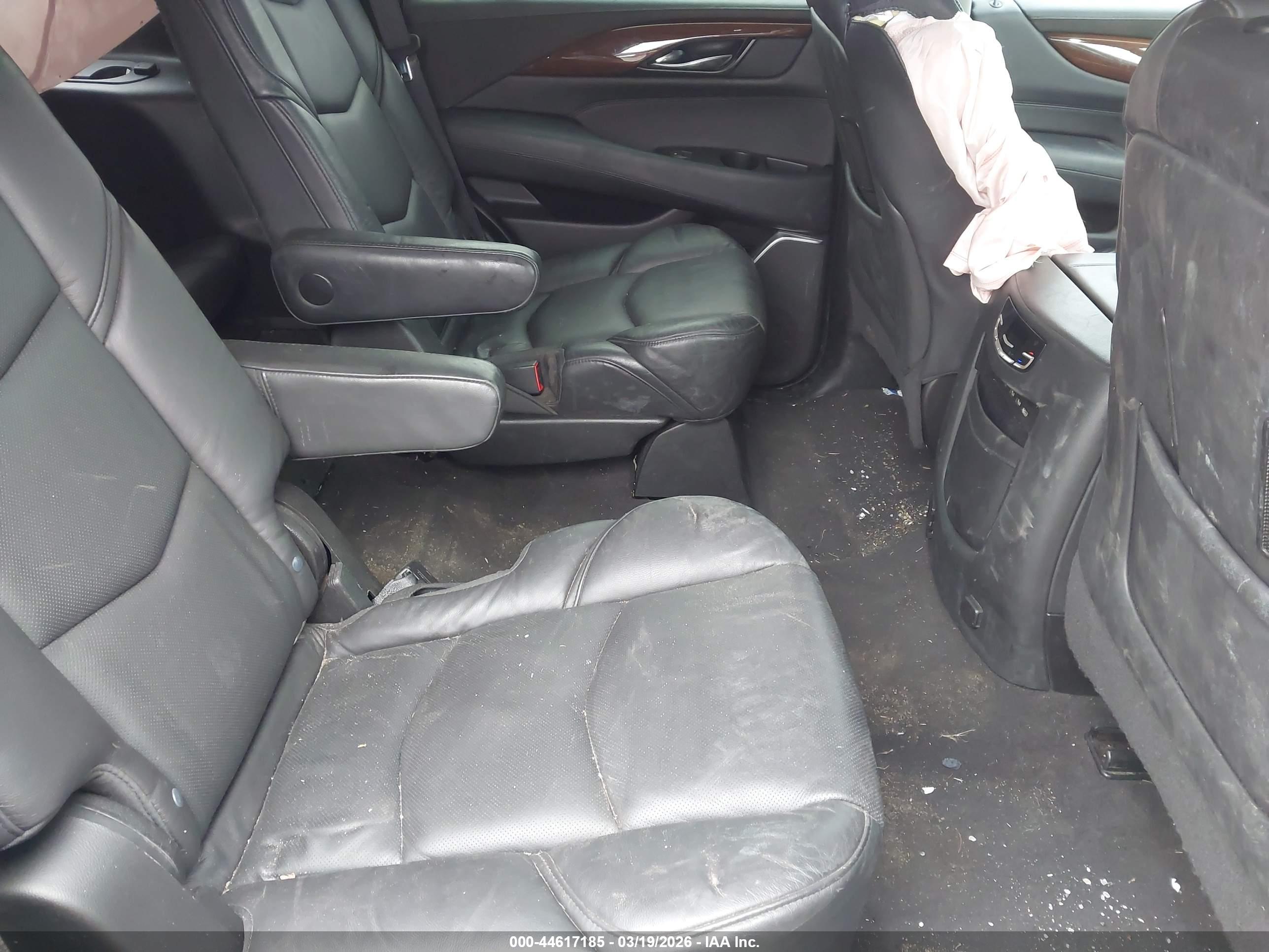 CADILLAC ESCALADE image 8