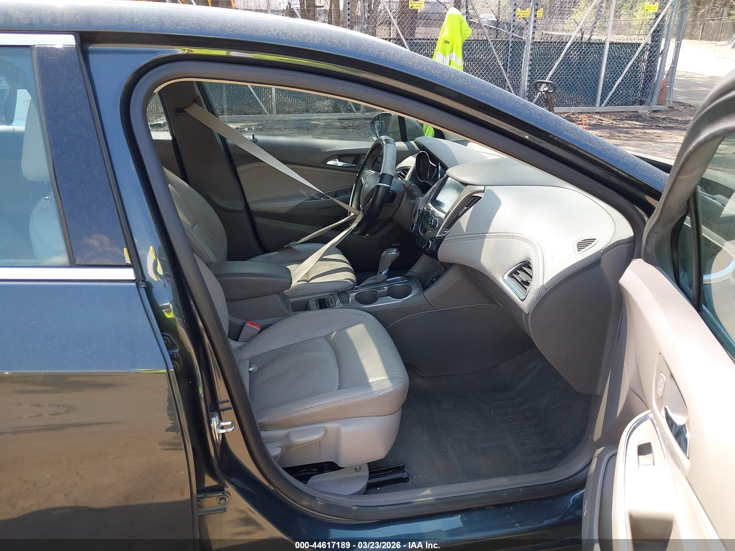 CHEVROLET CRUZE image 5