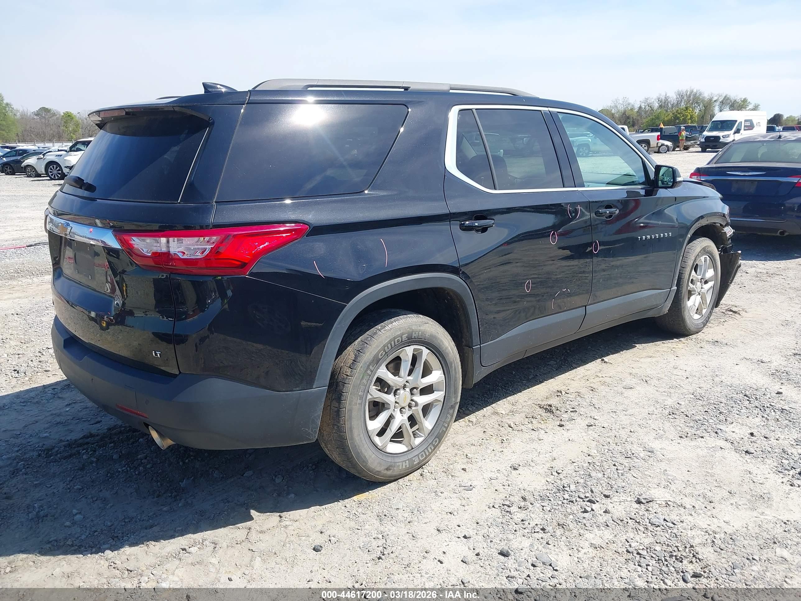CHEVROLET TRAVERSE image 4