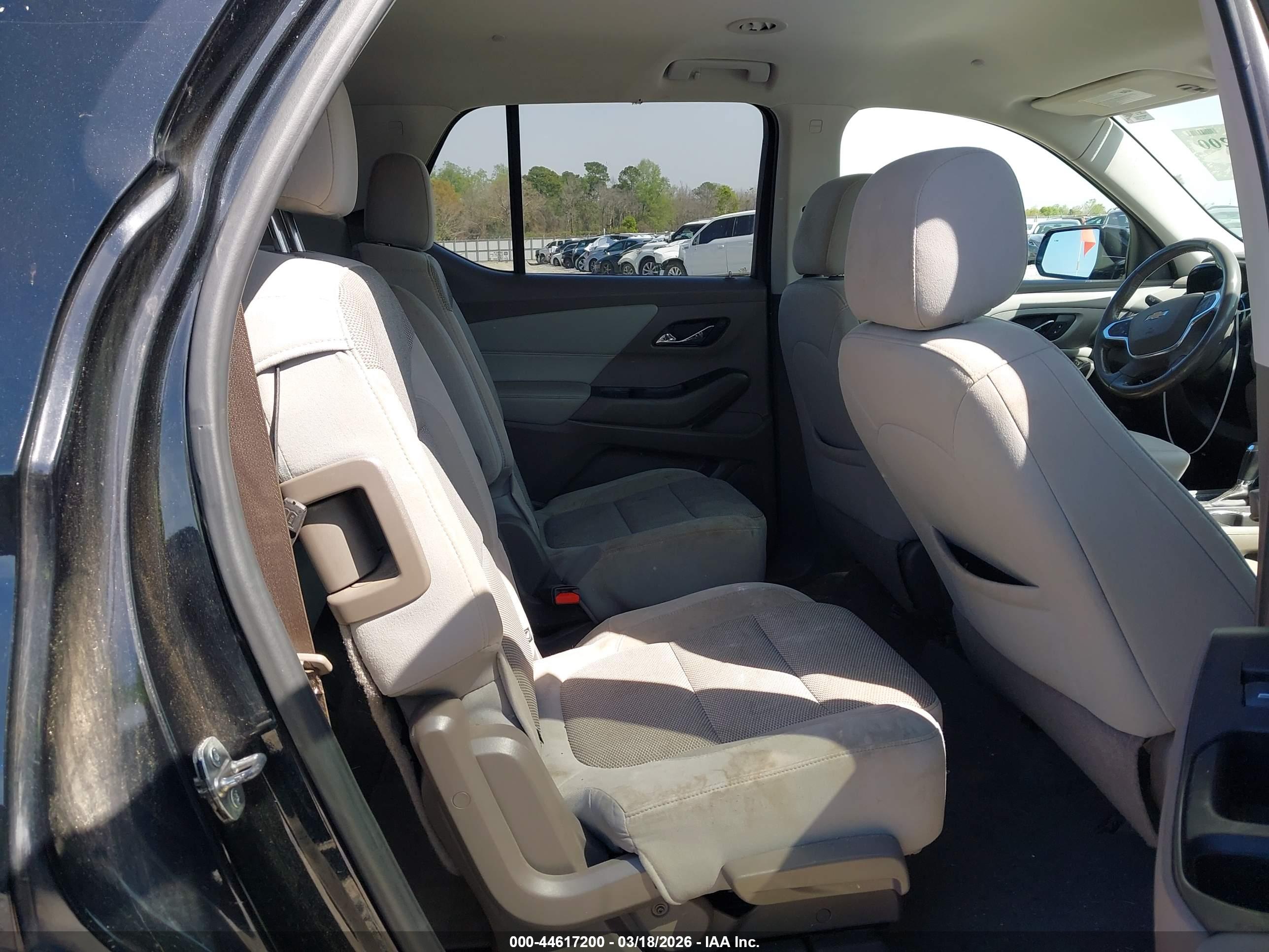 CHEVROLET TRAVERSE image 8