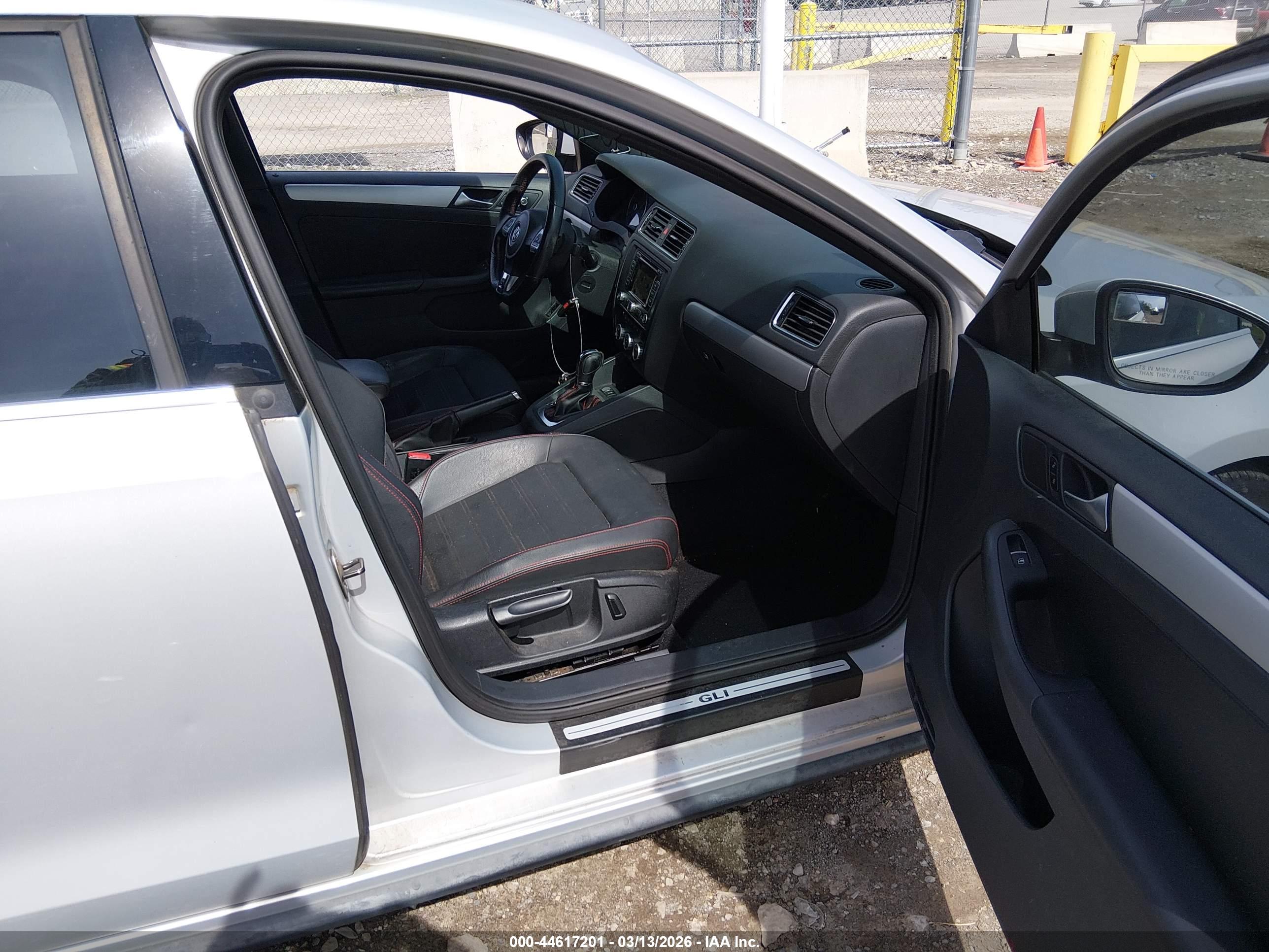 VOLKSWAGEN JETTA image 5