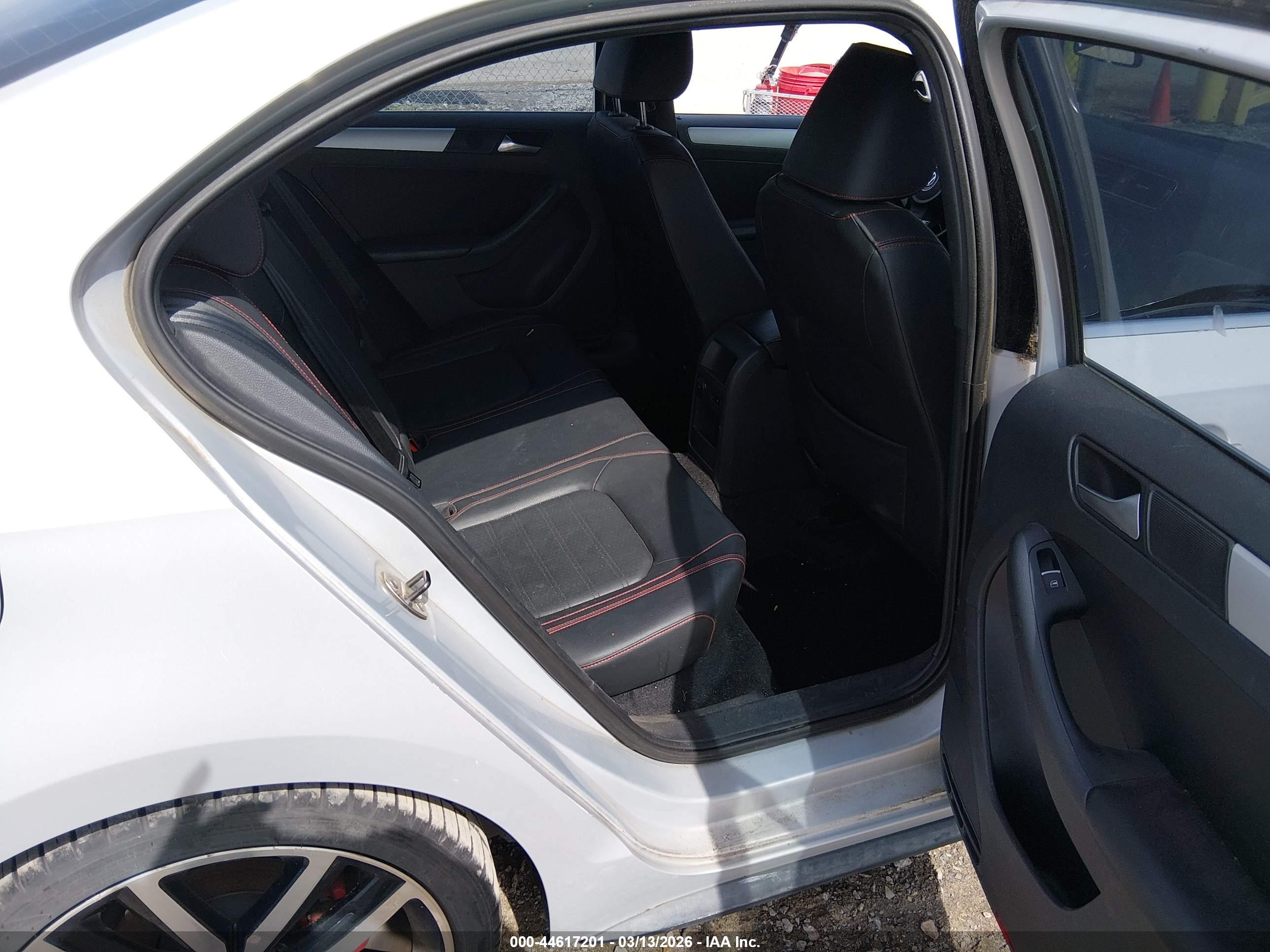 VOLKSWAGEN JETTA image 8