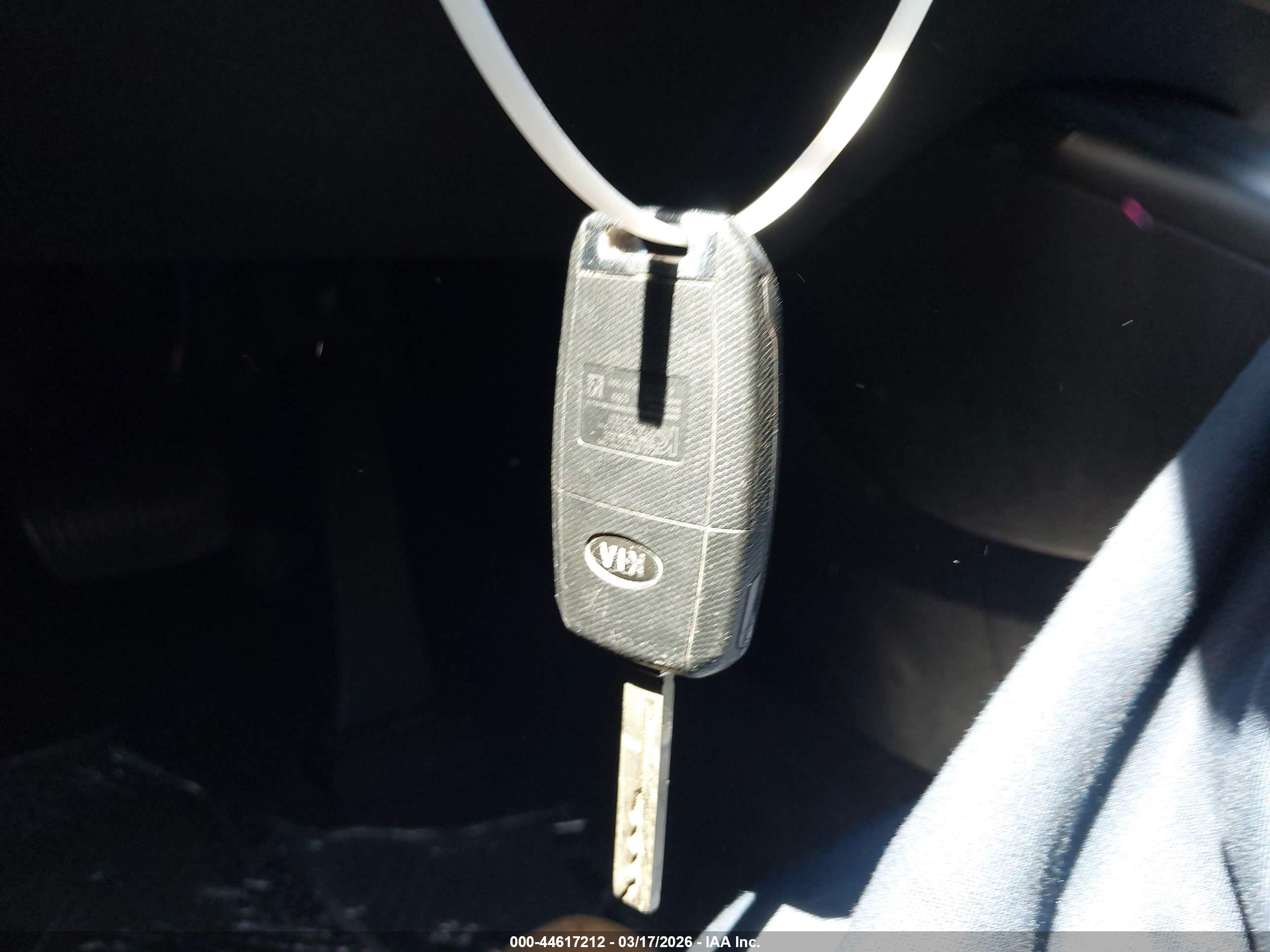 KIA SORENTO image 11